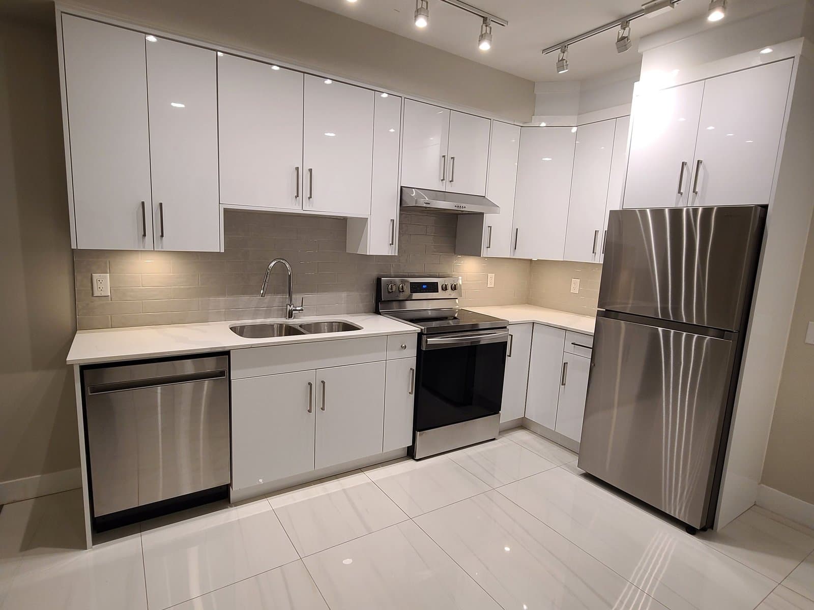3rd Floor Condo at Yaletown — 310 - Photo 2