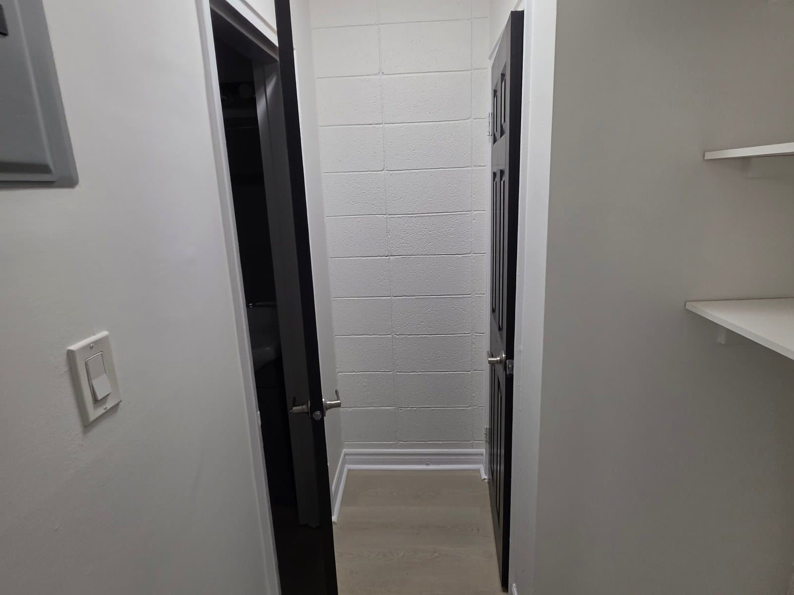 Whitehall Apartments — 3 - Photo 11