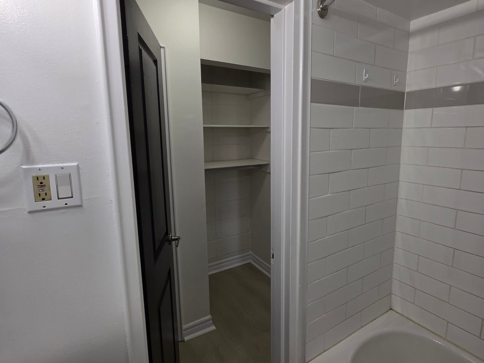 Whitehall Apartments — 3 - Photo 12