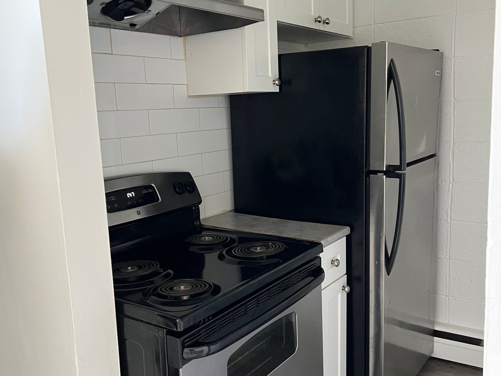 Whitehall Apartments — 3 - Photo 13