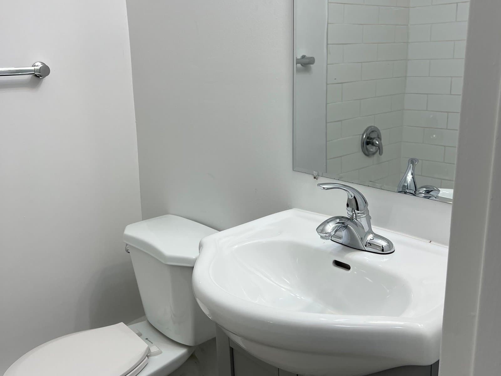 Whitehall Apartments — 3 - Photo 15