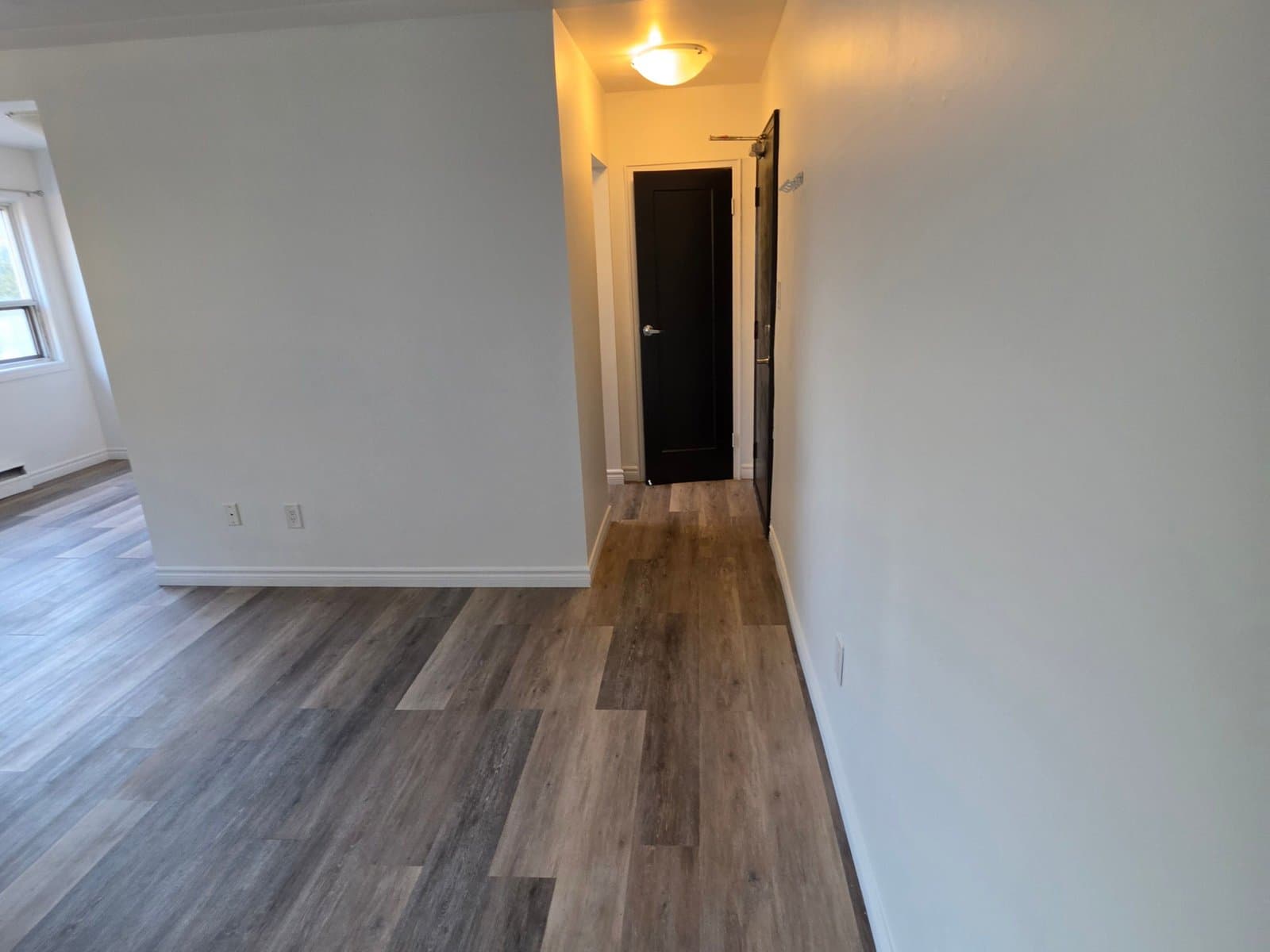 Whitehall Apartments — 3 - Photo 18