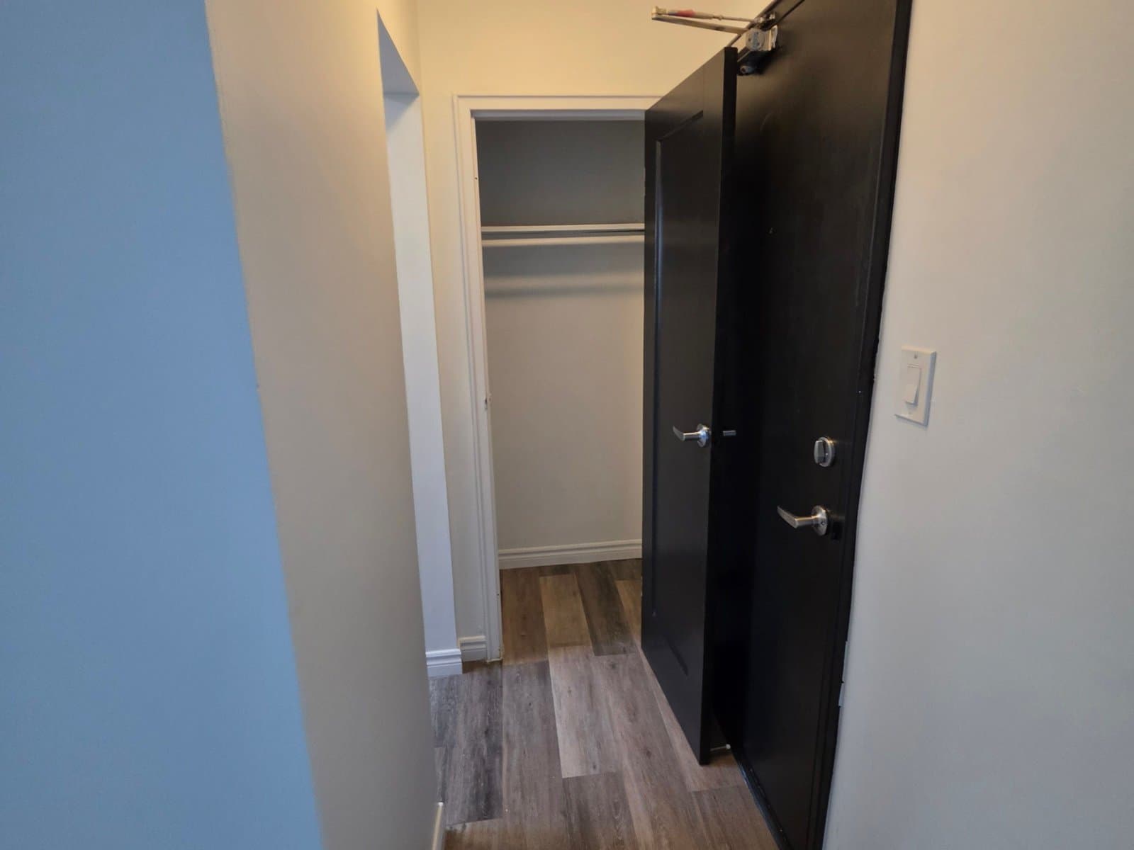 Whitehall Apartments — 3 - Photo 20