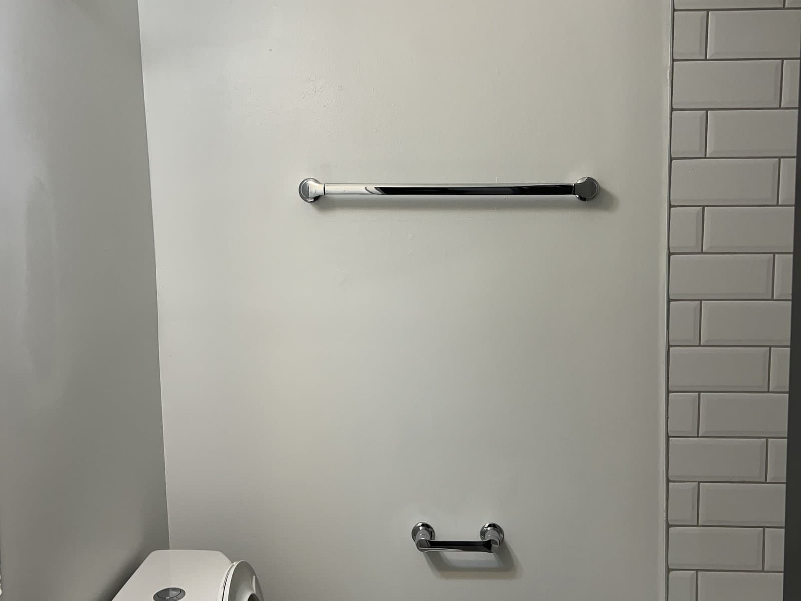 Whitehall Apartments — 3 - Photo 3