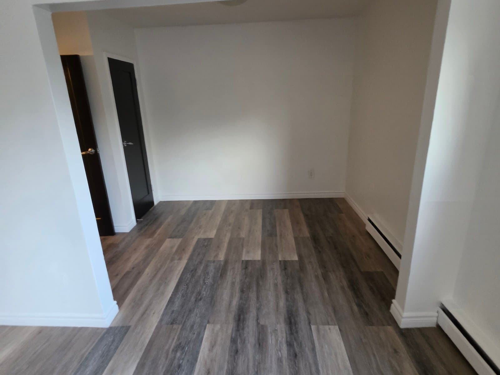 Whitehall Apartments — 3 - Photo 27