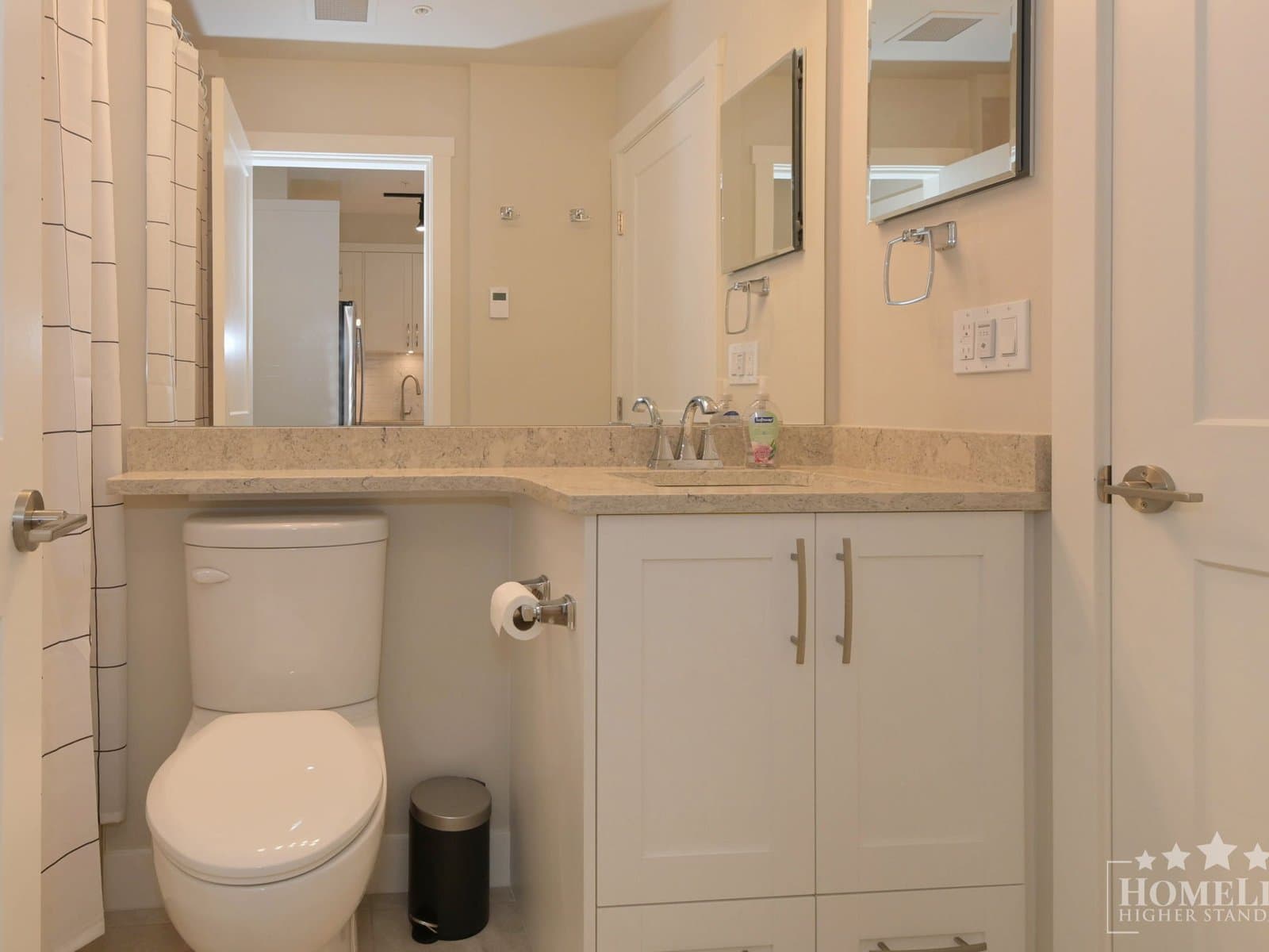 8233 208B St - A424 - EPS11911 - NR — A424 - Photo 11