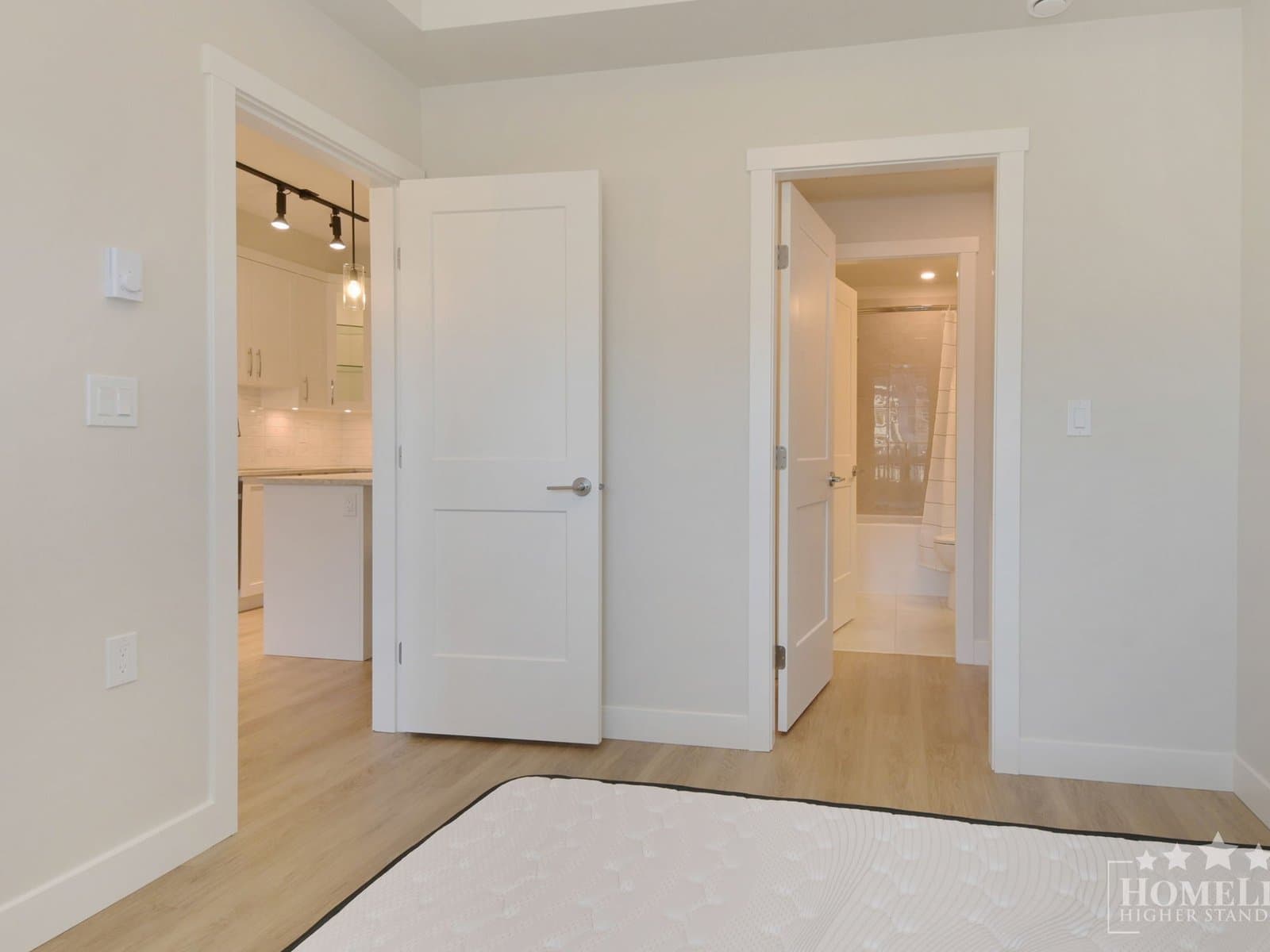 8233 208B St - A424 - EPS11911 - NR — A424 - Photo 8