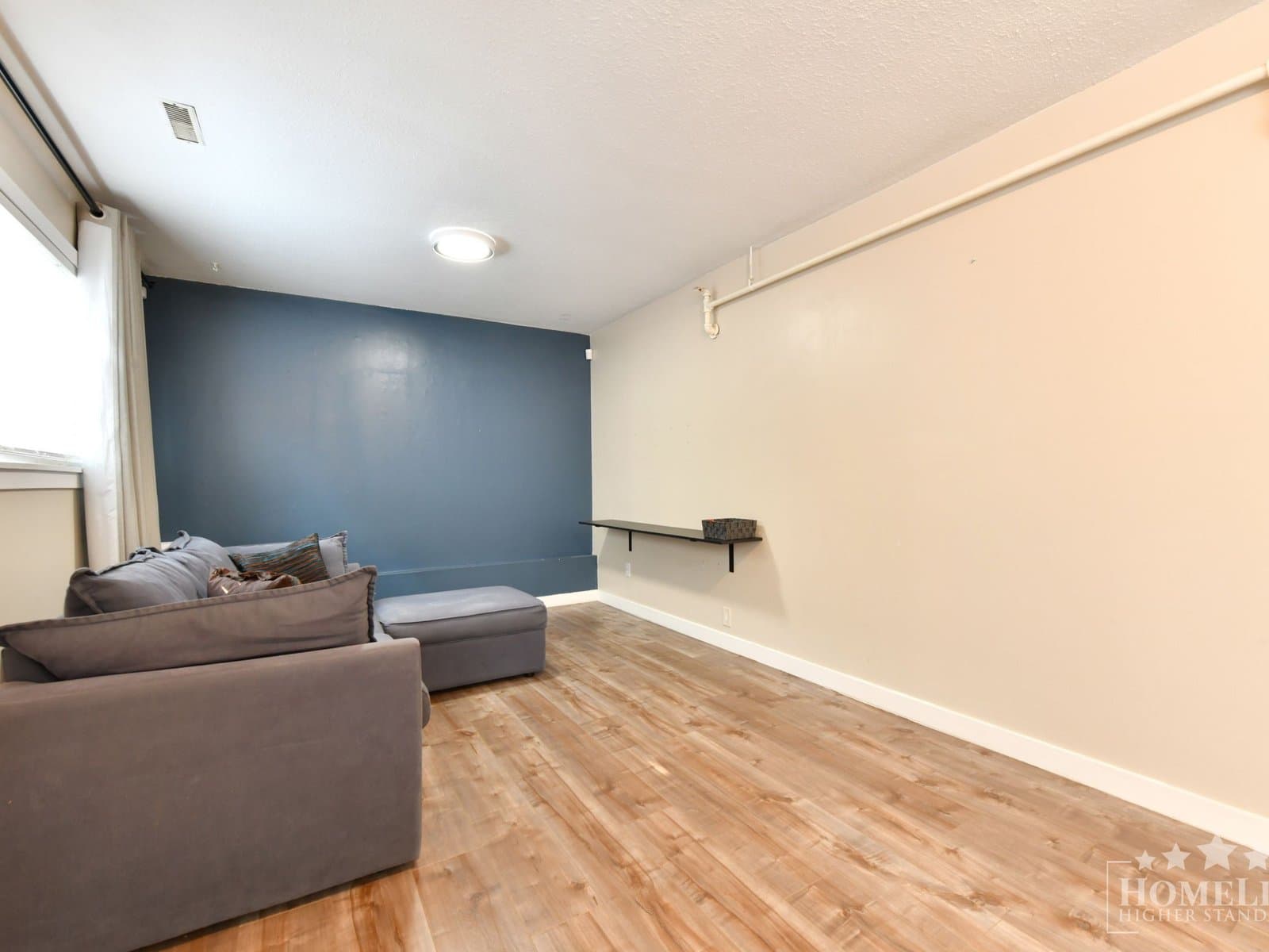 20844 Douglas Cres - B — B - Photo 2