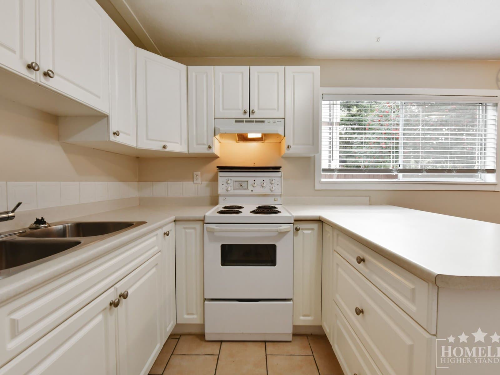 20844 Douglas Cres - B — B - Photo 7