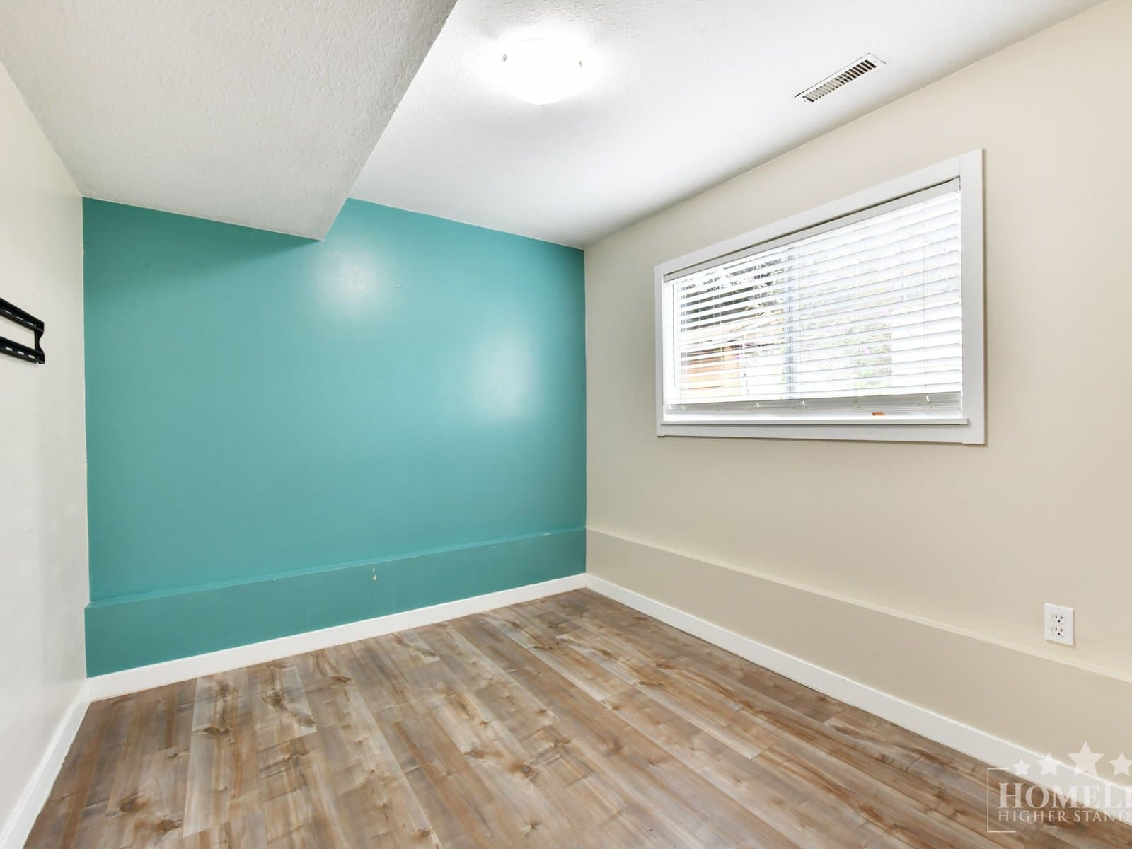 20844 Douglas Cres - B — B - Photo 9