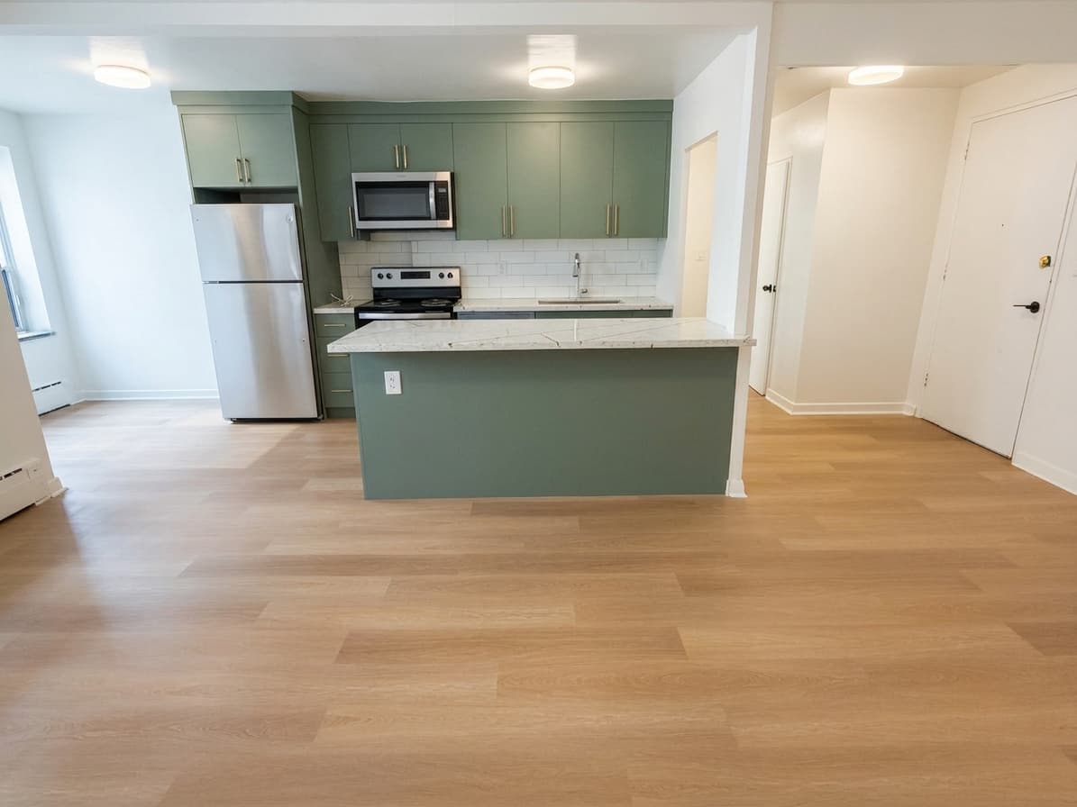 420 Eglinton Ave E - 304 - Photo 2