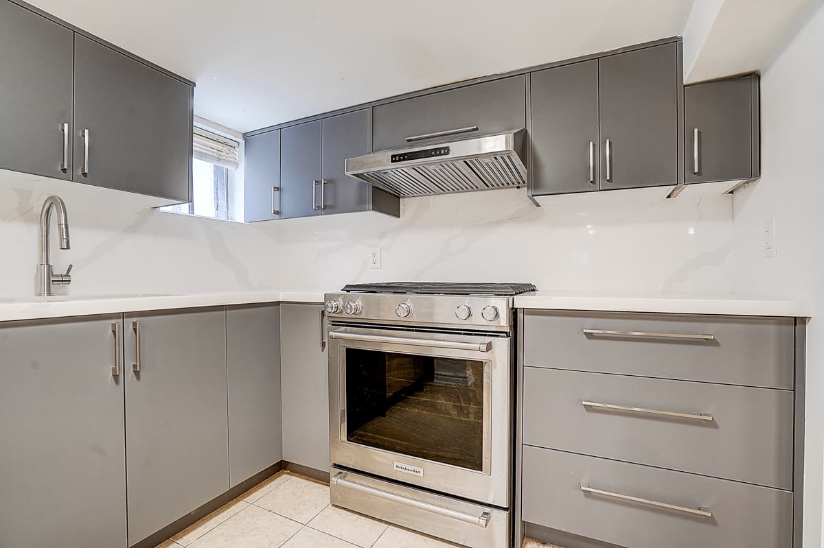 79 OConnor Dr - Lower - Photo 3