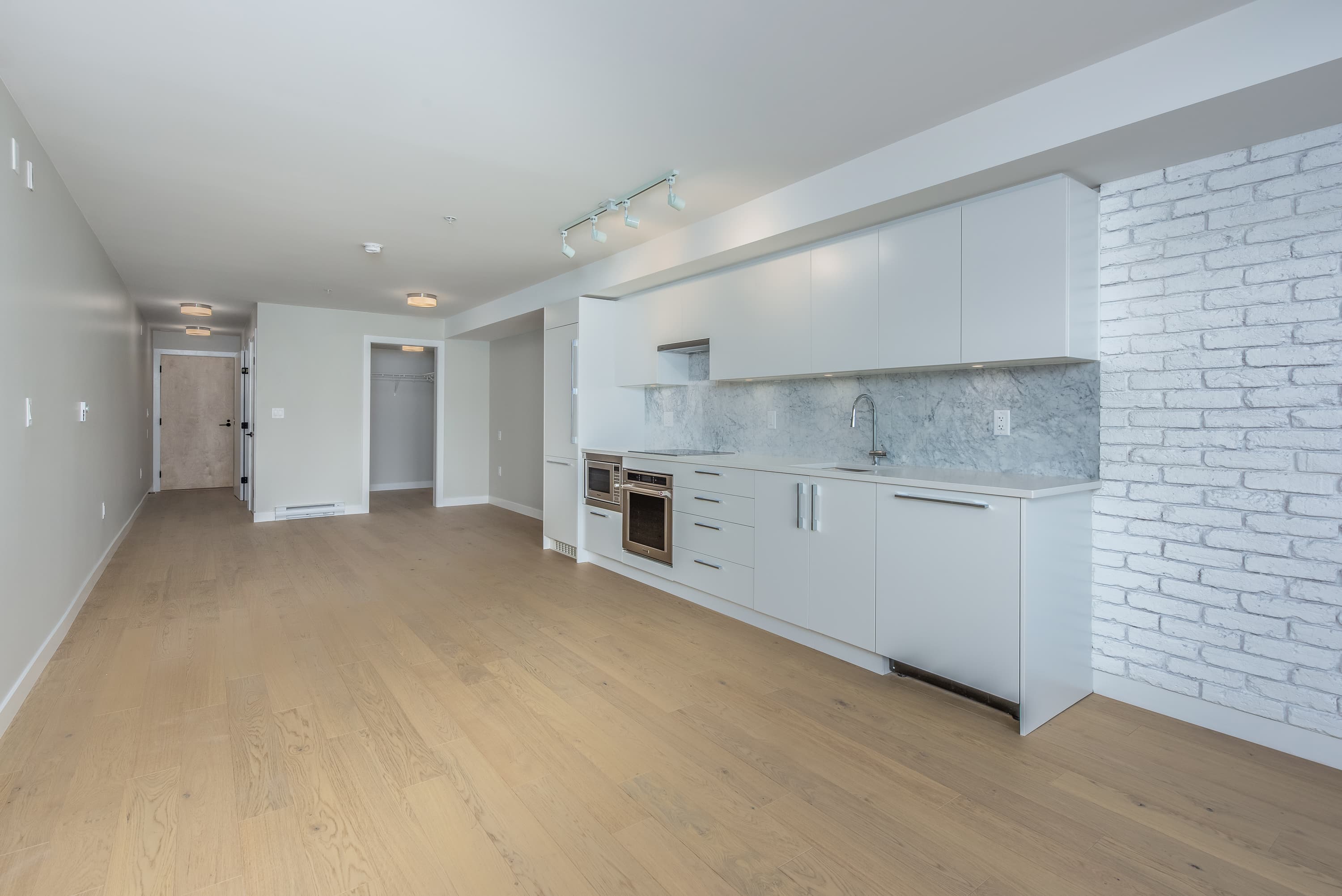 205-2508 Fraser - Photo 9