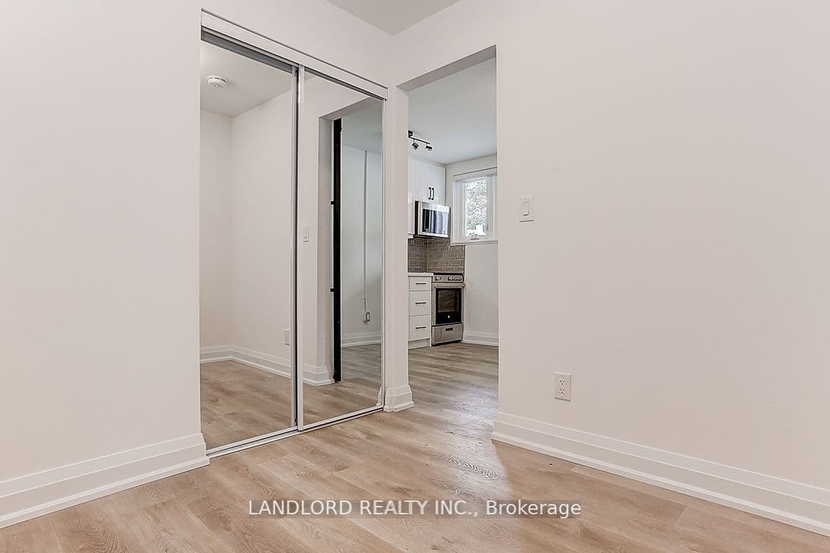 2520 Bloor St W - 23 - Photo 13