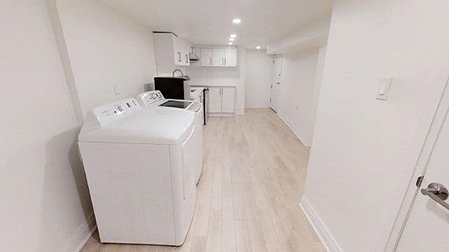 244 Boulton Ave - Lower - Photo 4