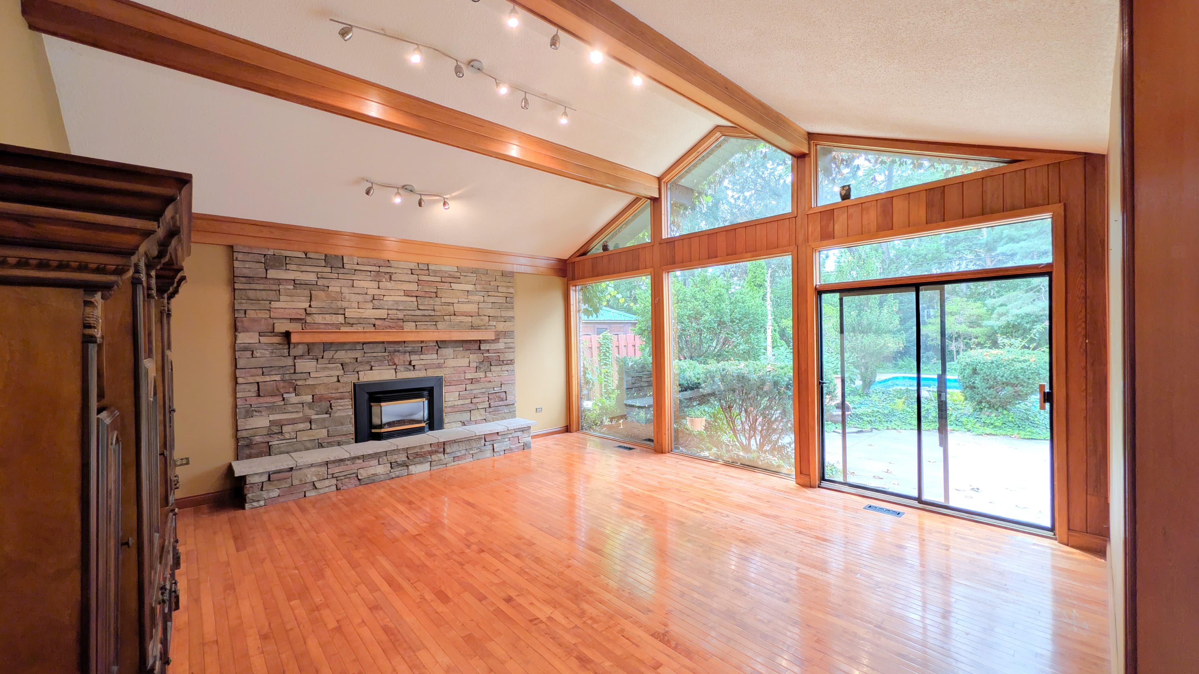1275 Parkview - Main Level - Photo 4