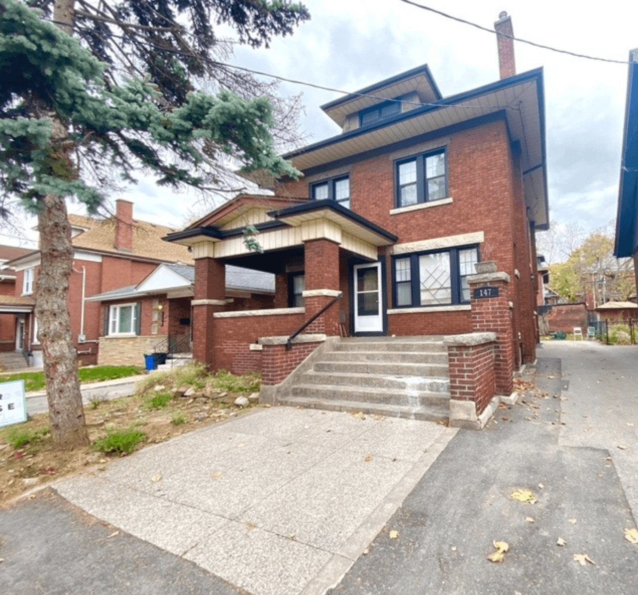 147 Holton - 1
