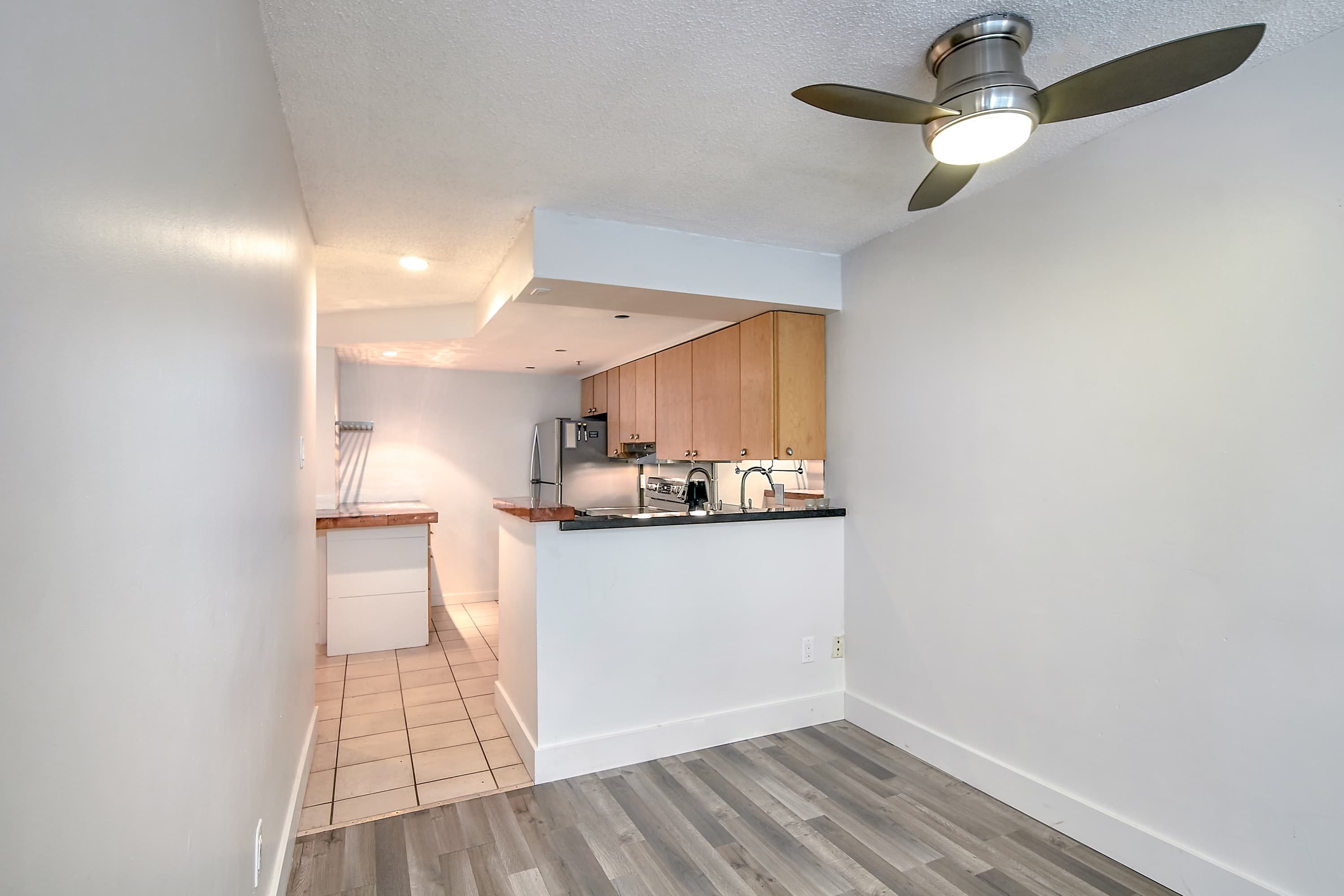 110-1500 Pendrell - Photo 4