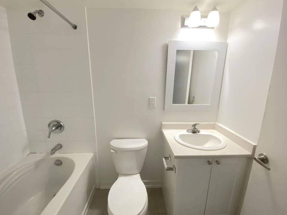 816 Lansdowne Ave - 306 - Photo 11