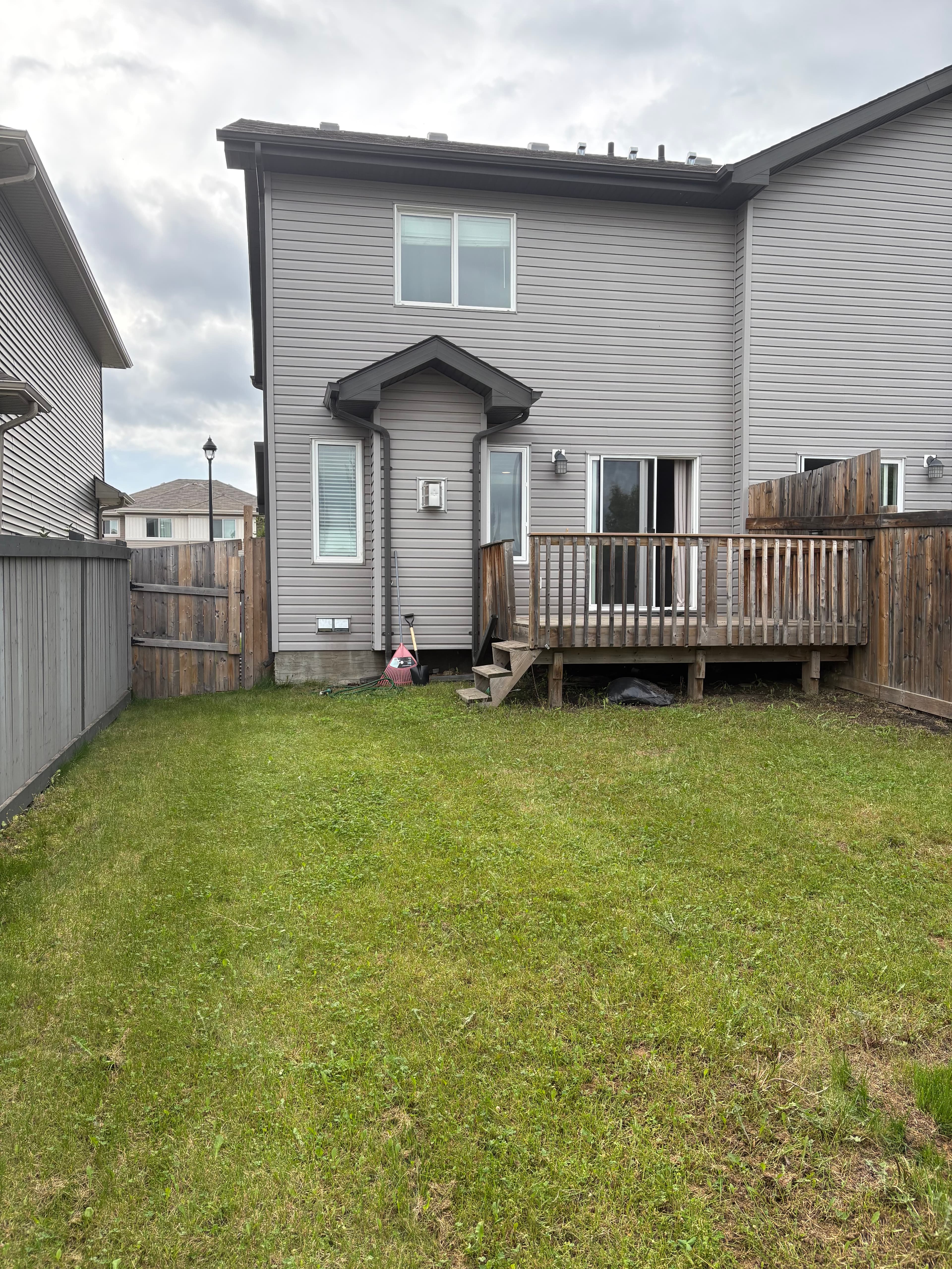 605 175a Street - Photo 4