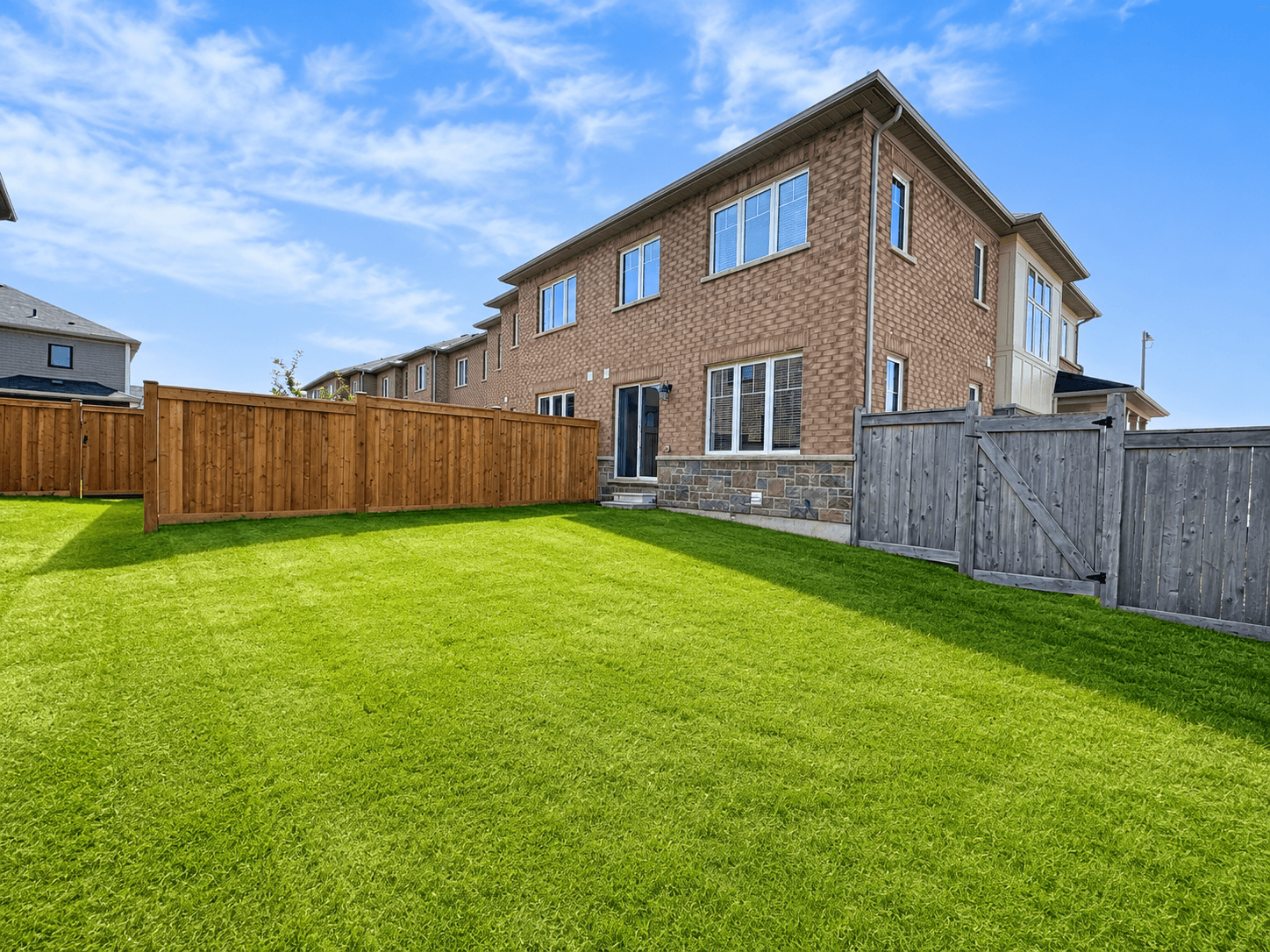 176 MacLachlan Ave - Photo 4