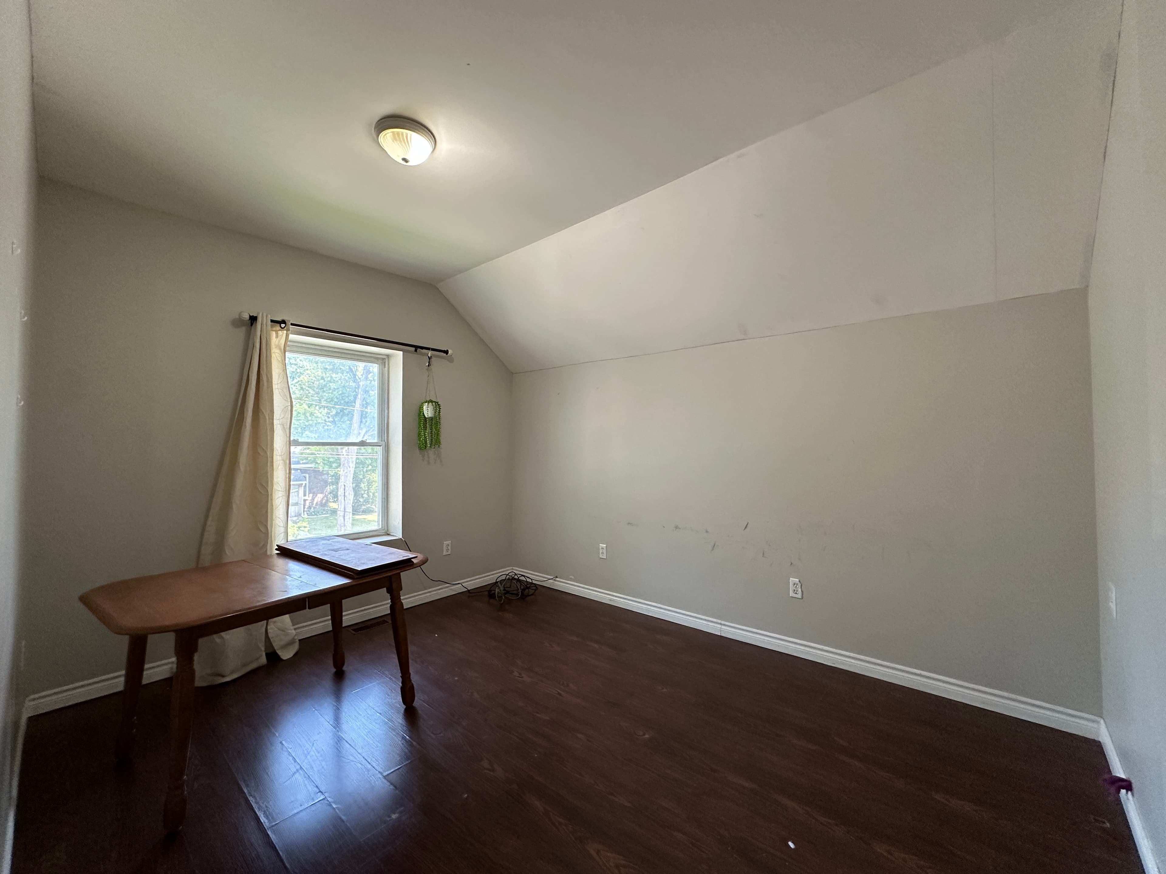 75 Lindsay St North - Photo 4