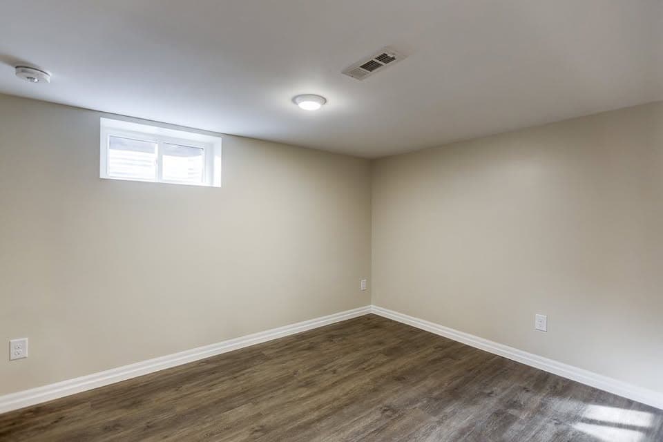 Hibbert Basement Unit - Photo 7