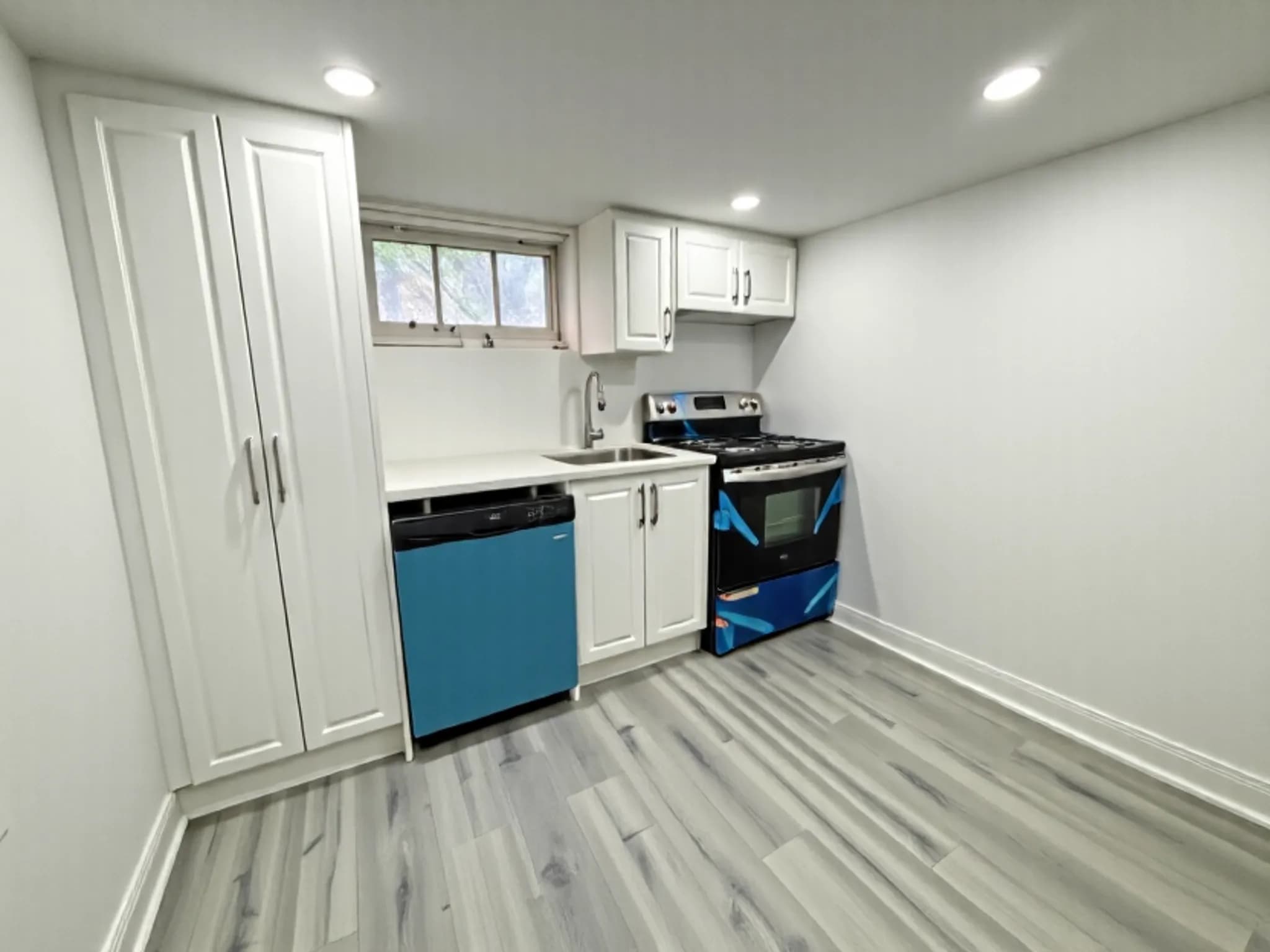 Unit 8 - 83 East Ave S - Photo 2