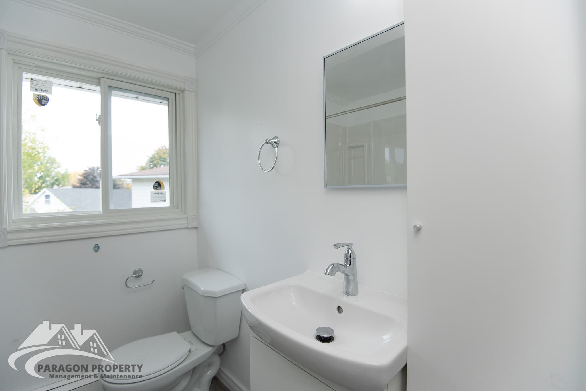 18 Louella Cres - Unit 1 - Photo 11