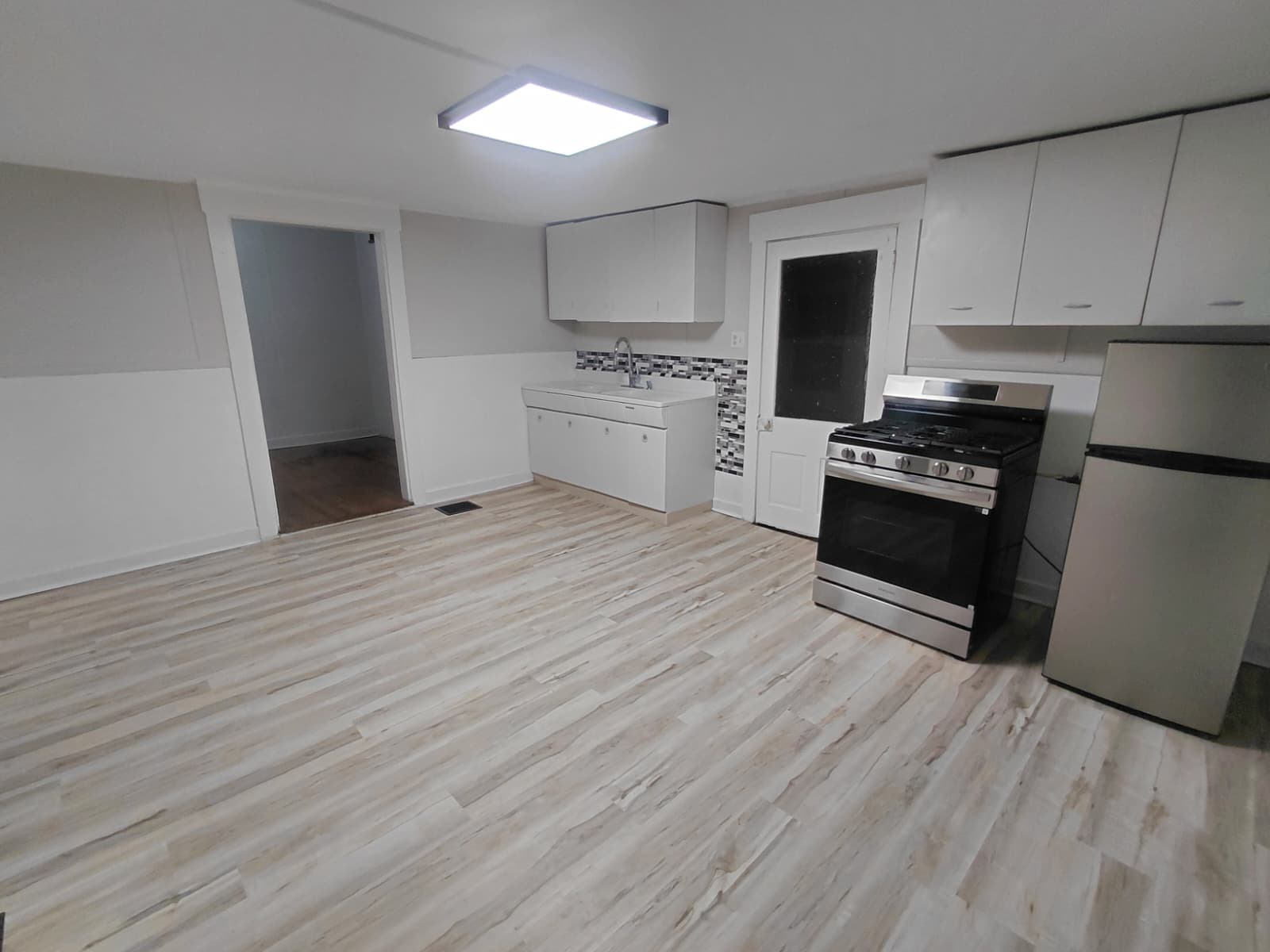 135 S 6th St - Photo 9