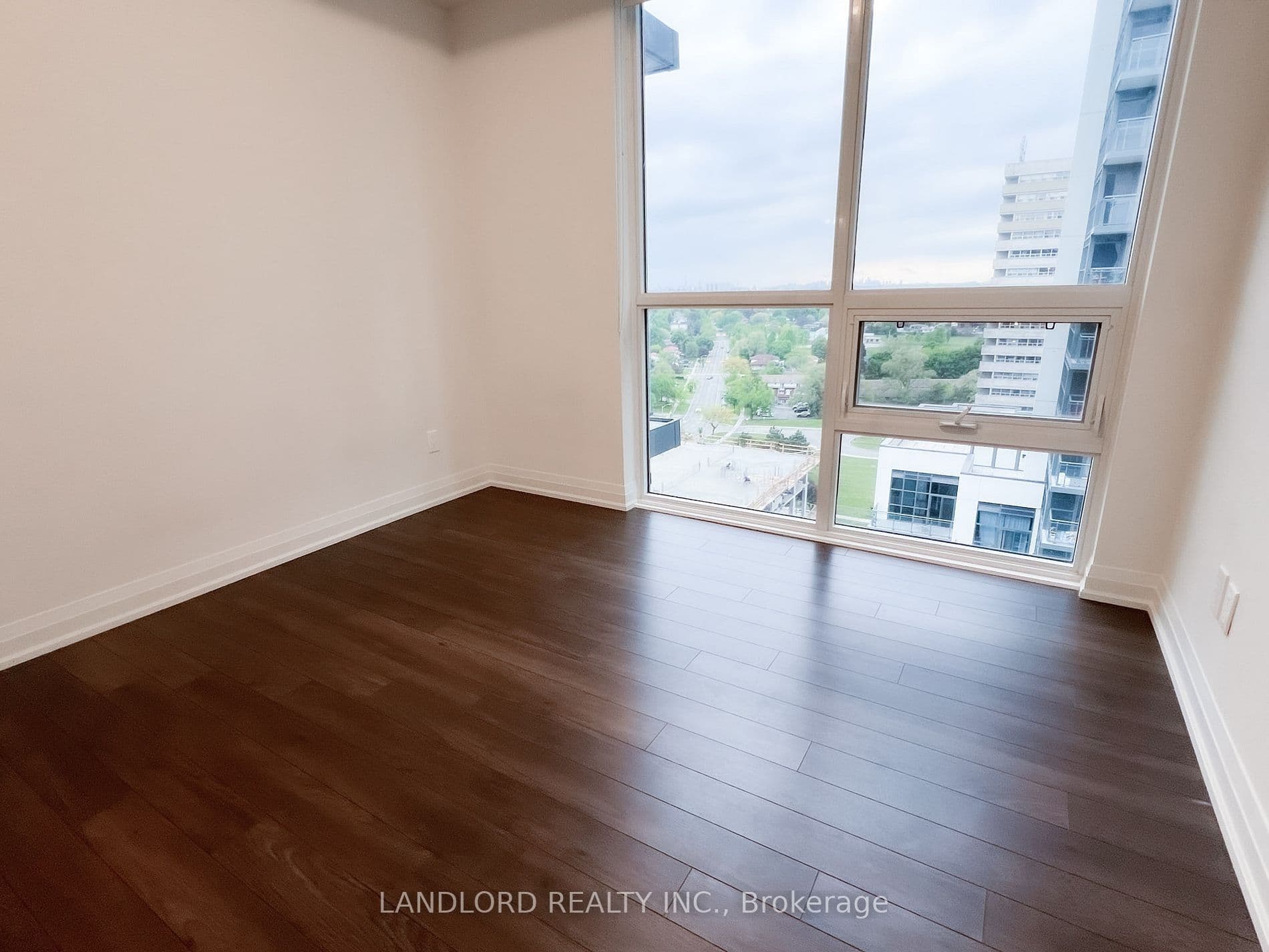 10 Meadowglen Place -1202 - Photo 13