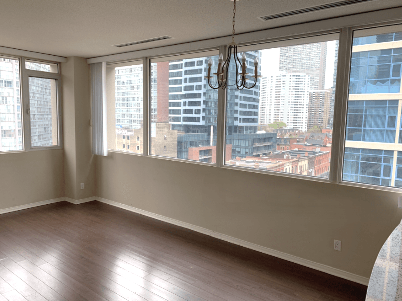 555 Yonge St - 703 - Photo 6