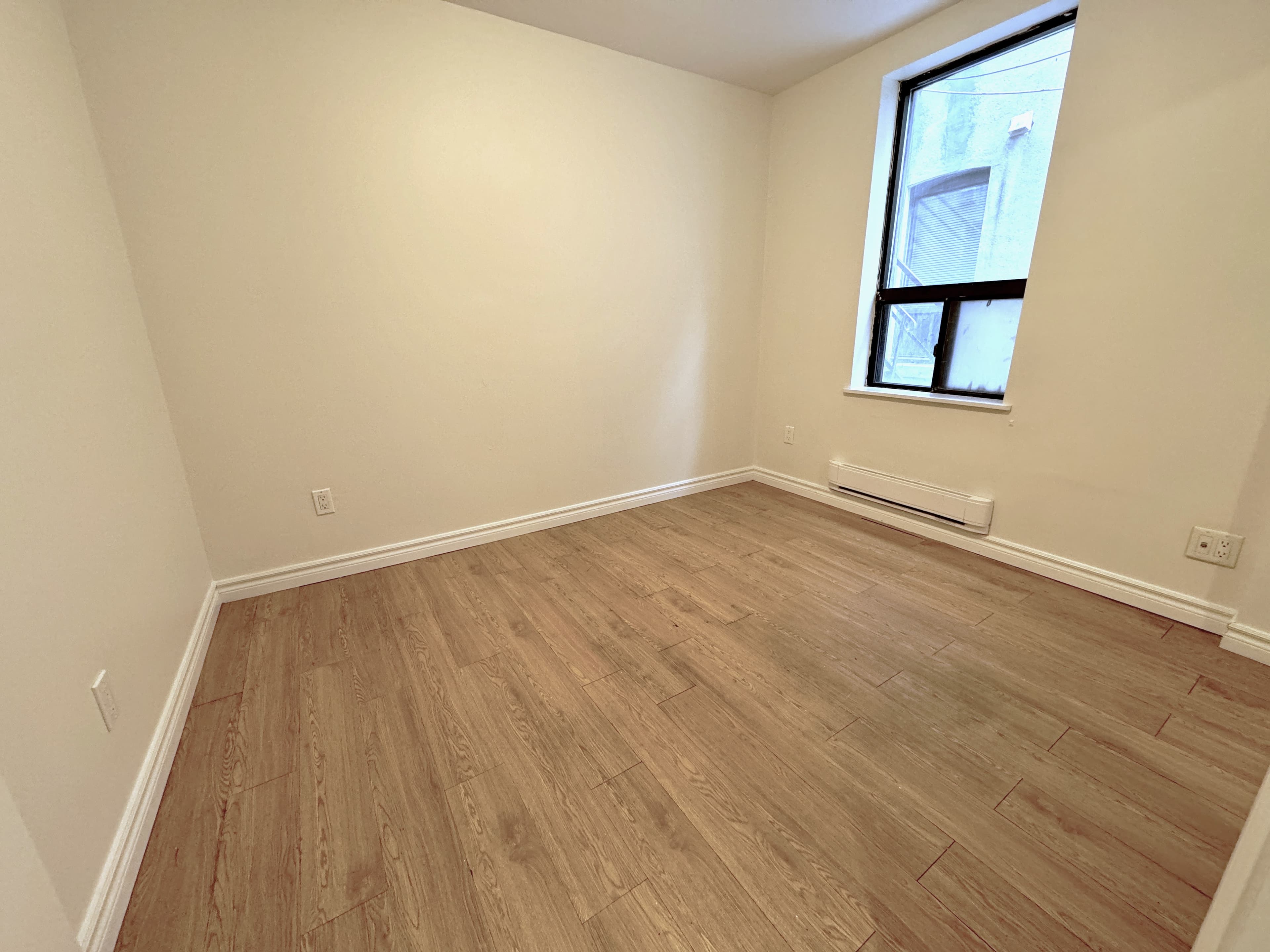 249 Logan Ave - 3 - Photo 6