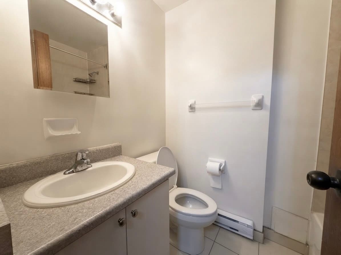 73 Roncesvalles Ave - 2 - Photo 10