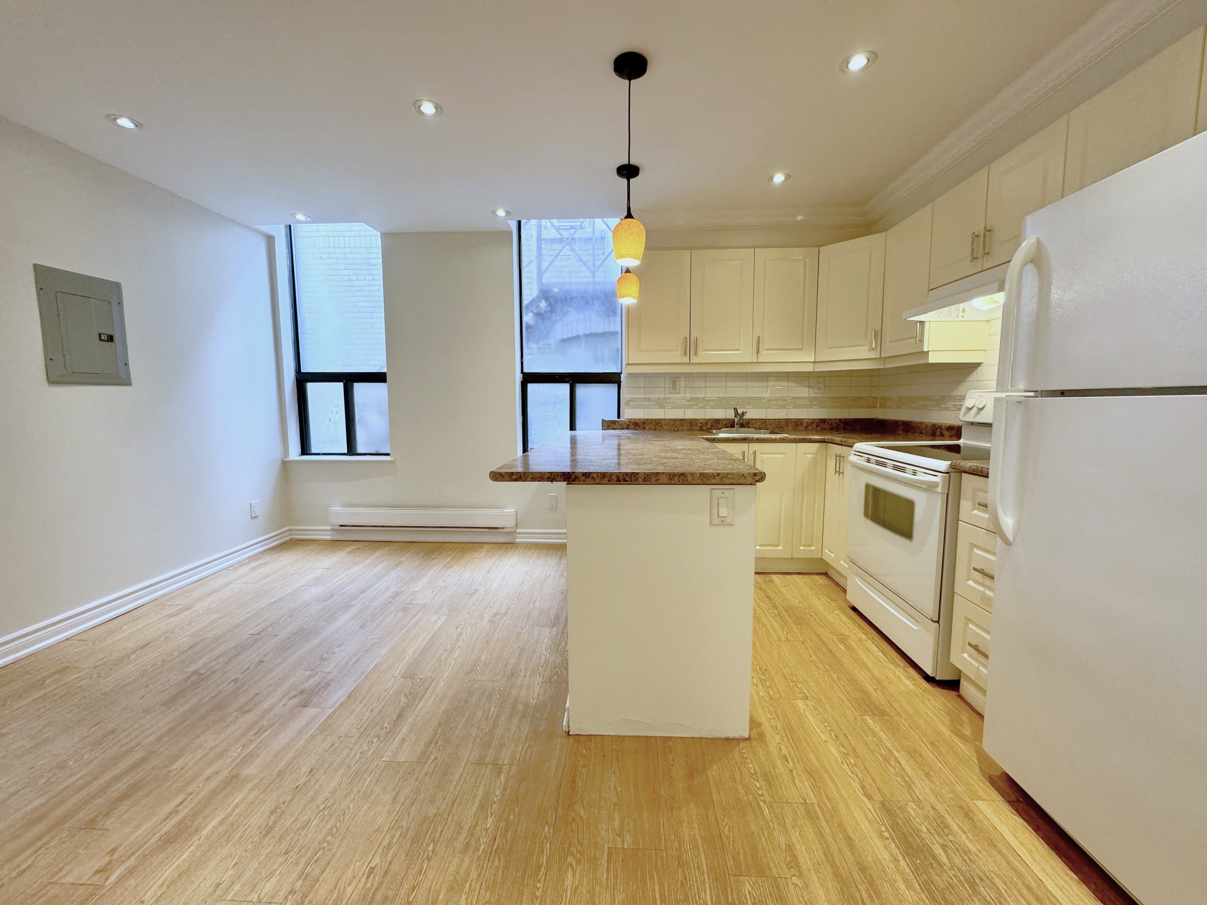 249 Logan Ave - 3 - Photo 3