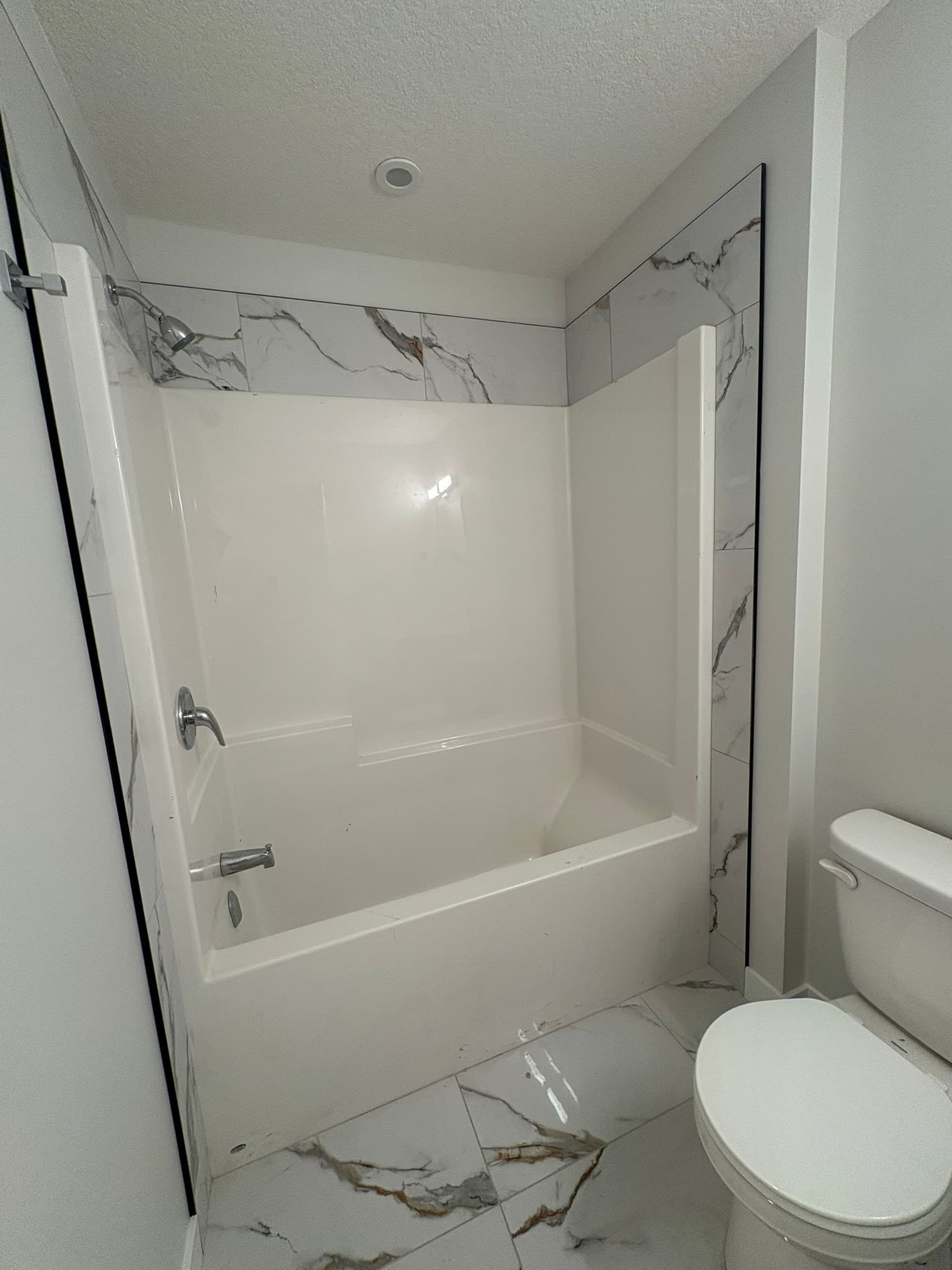 12337 85 Street Upper - Photo 9