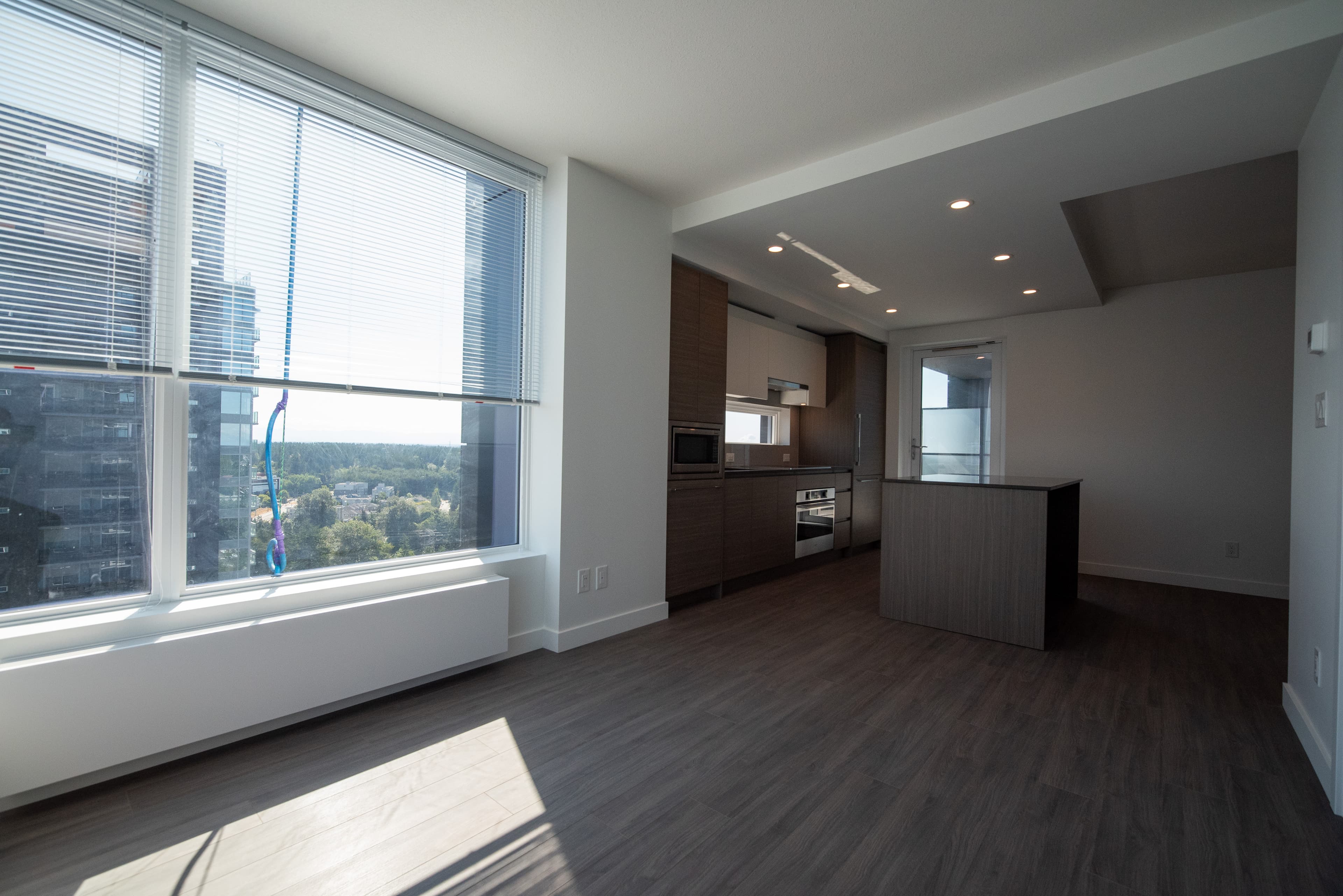 Mountain view 2x2 at King George Hub Surrey - Photo 9