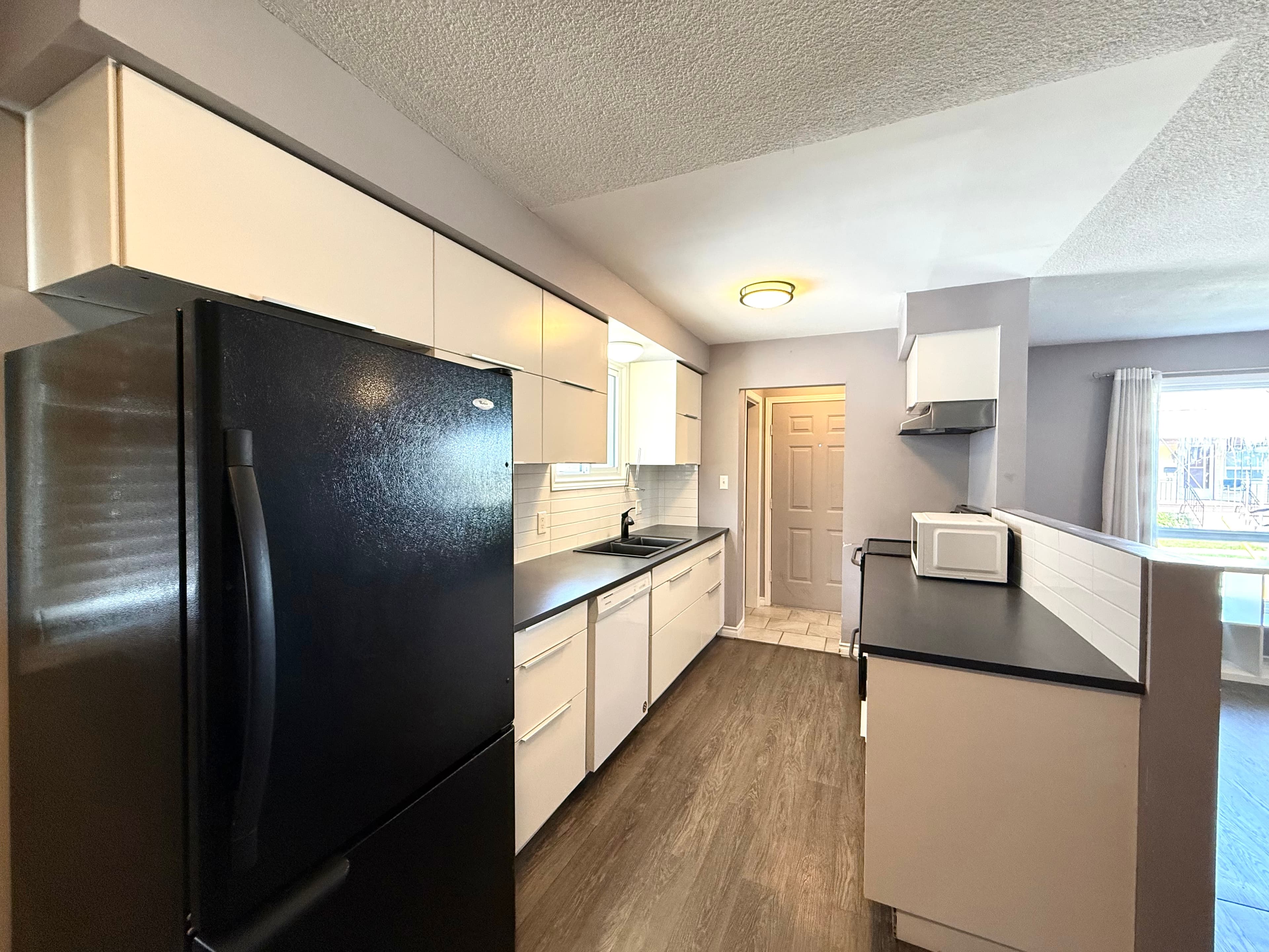 Main Unit - 19 Patricia St Thorold - Photo 6