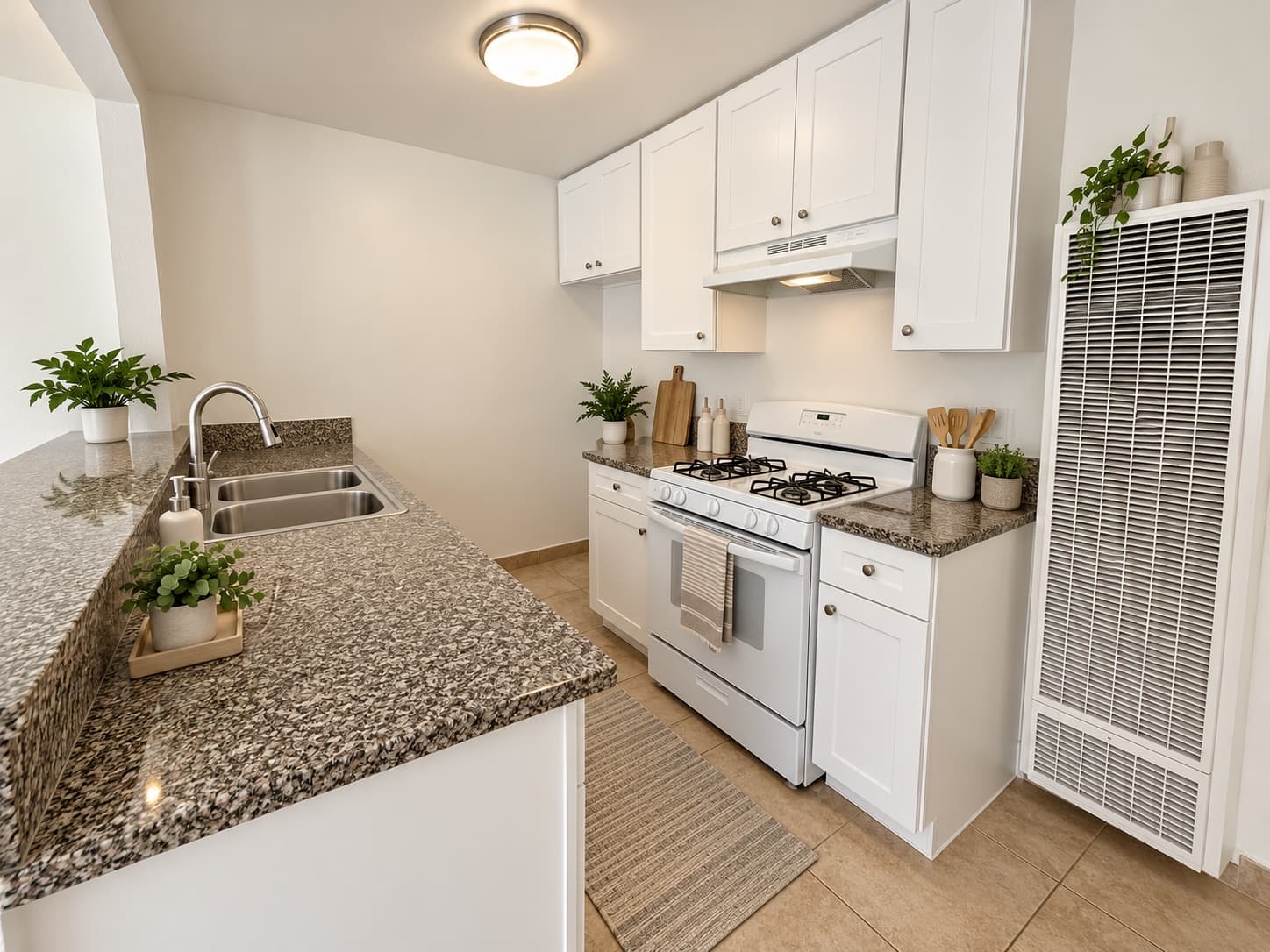 6961 Whitsett 1 Bed 1Bath - Photo 2