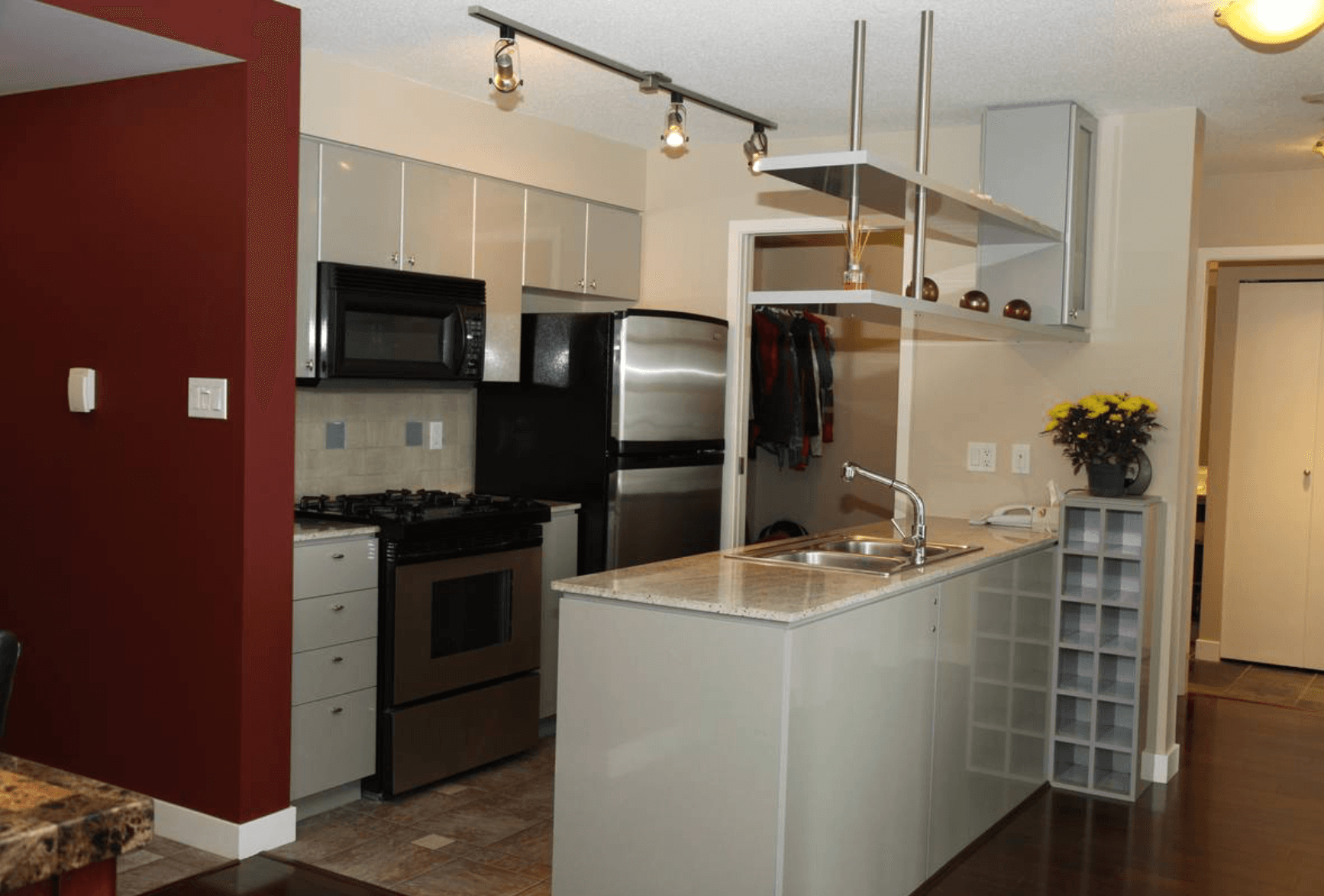 Enjoy first class amenities at Azura - Photo 5