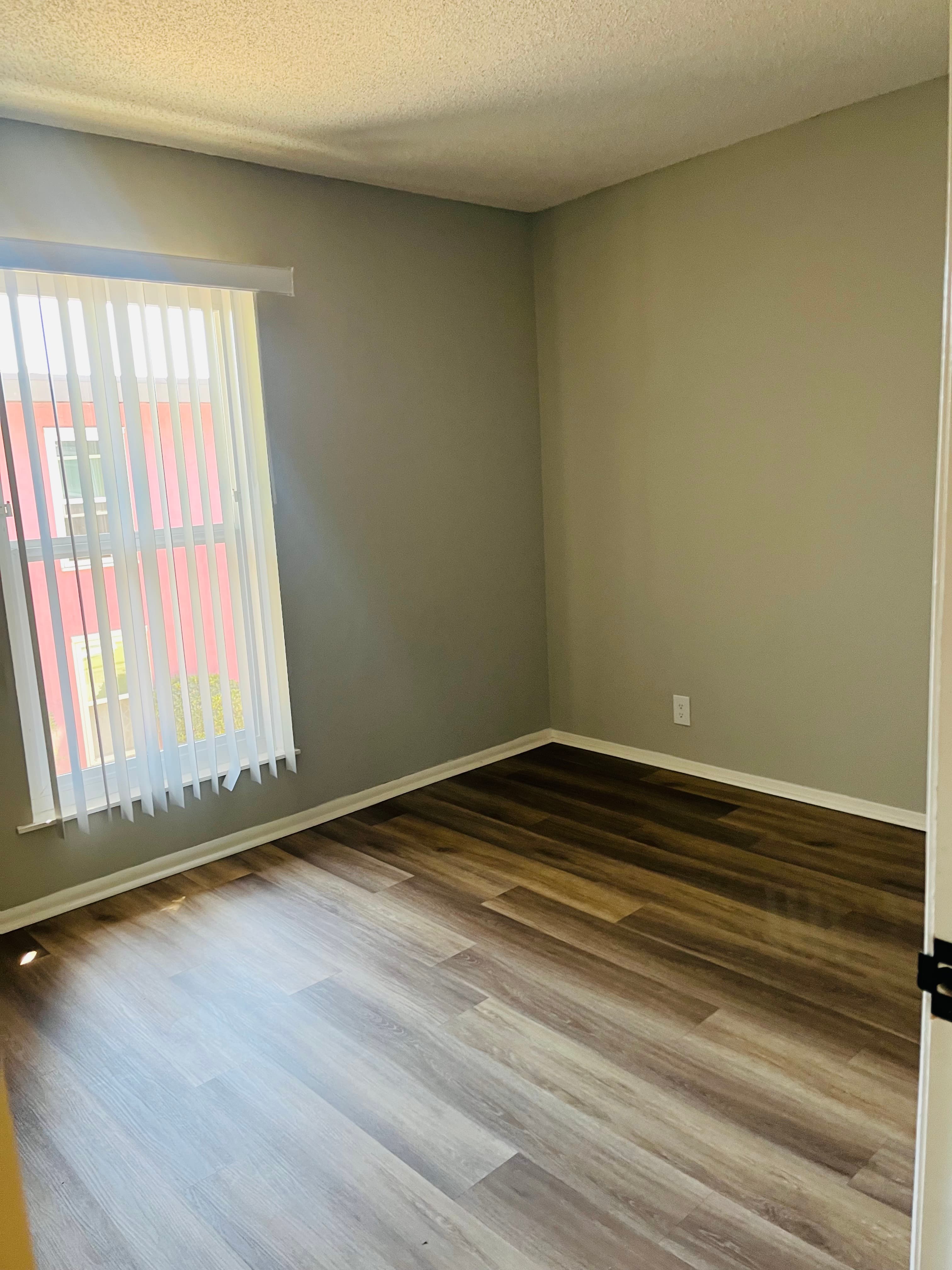 10565 Haddon 2 BR 1BA - Photo 4