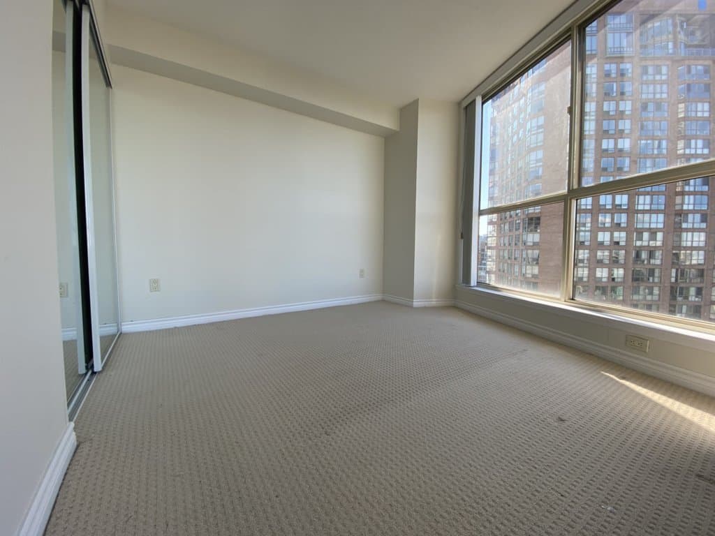 1055 Bay St - 1910 - Photo 9