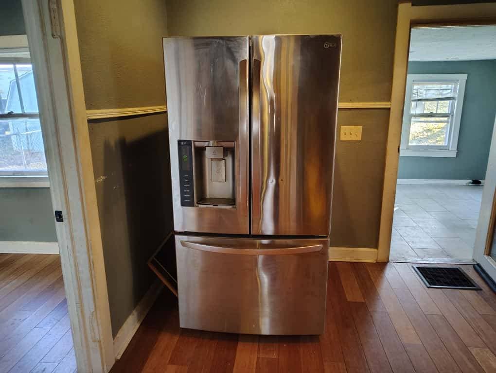 1025 W 11th St - Photo 7