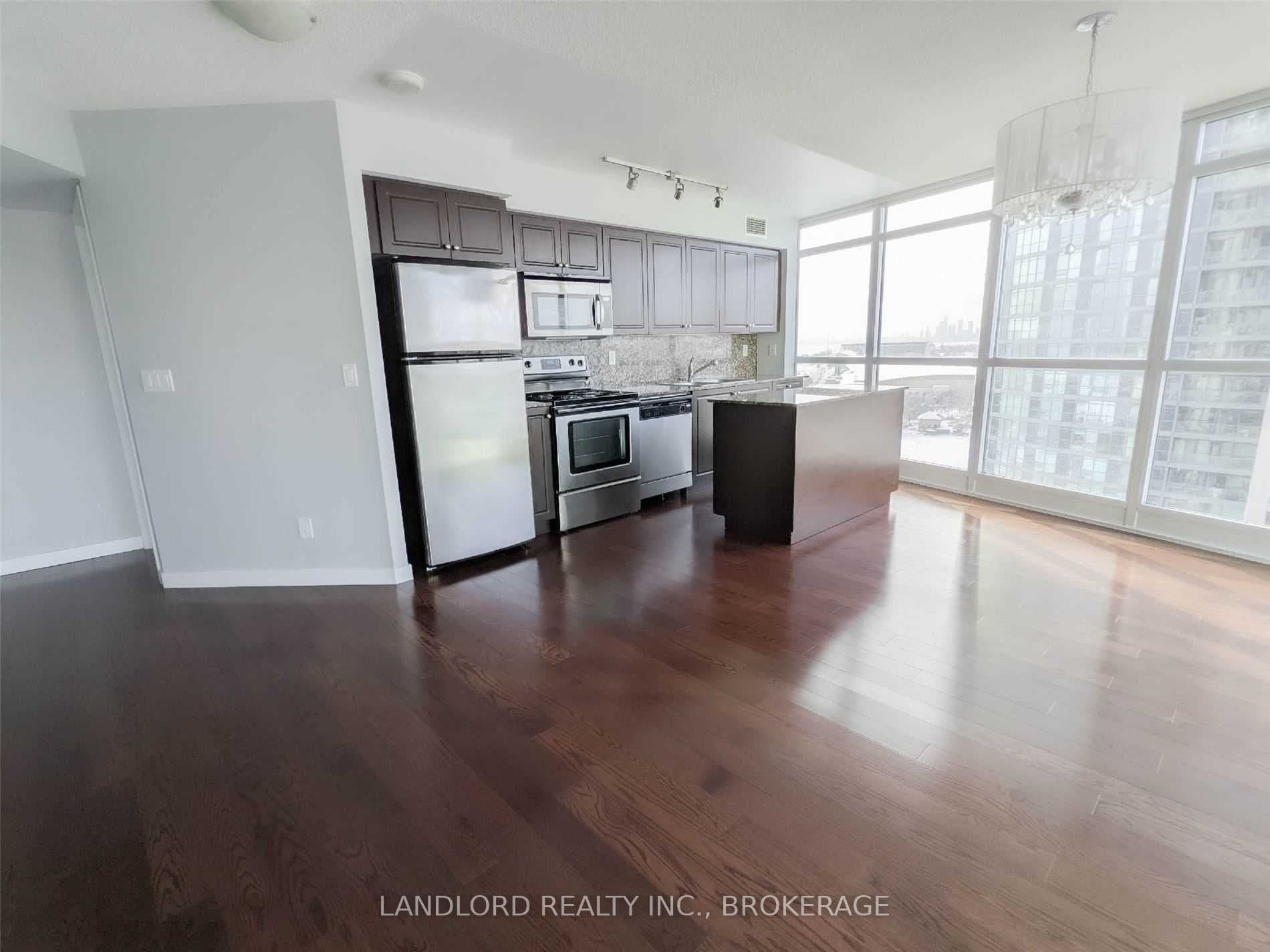 215 Fort York Blvd - 1910 - Photo 2