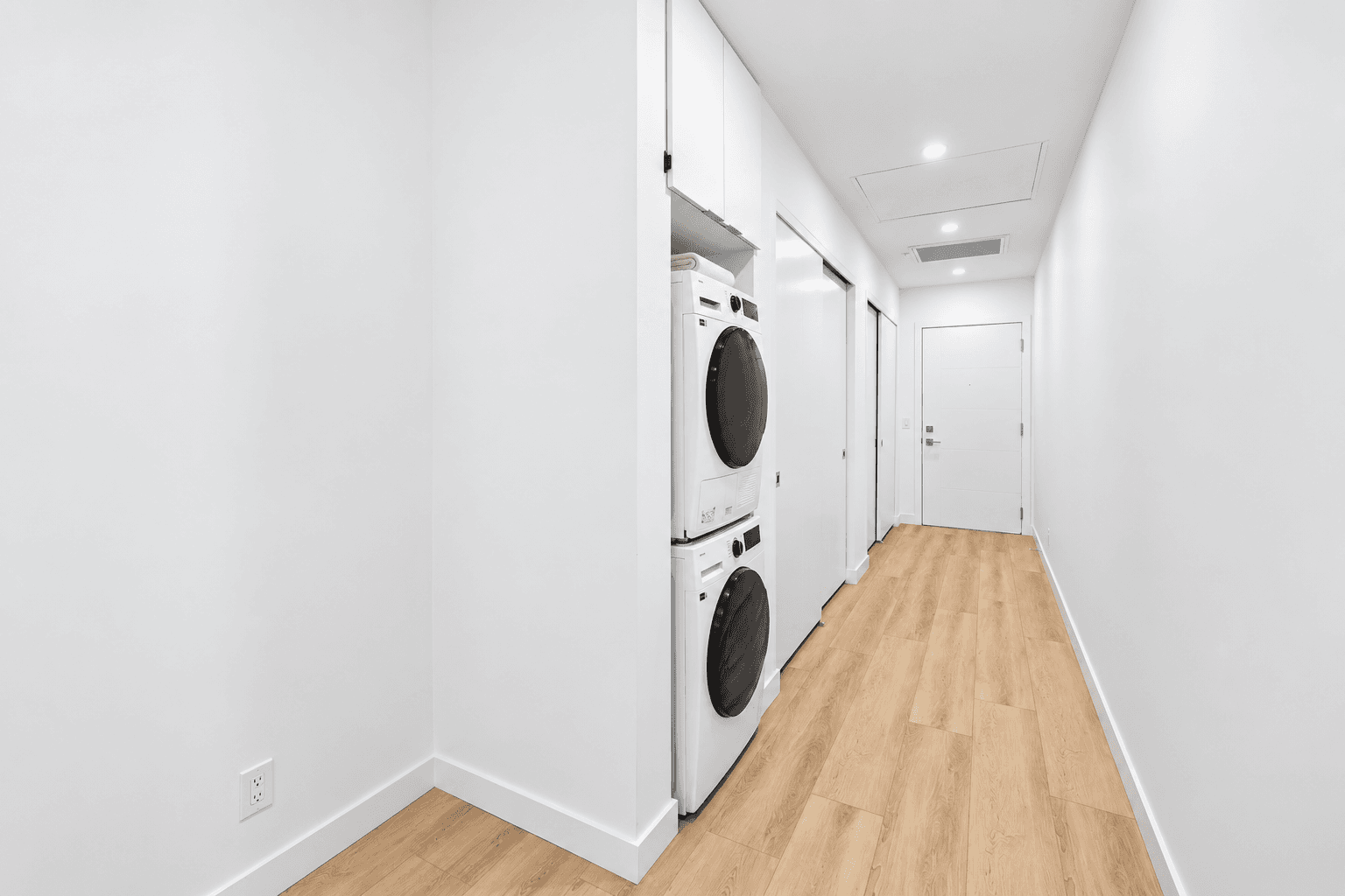 708 11 Ave SW - 2Bed 1 Bath - Photo 4