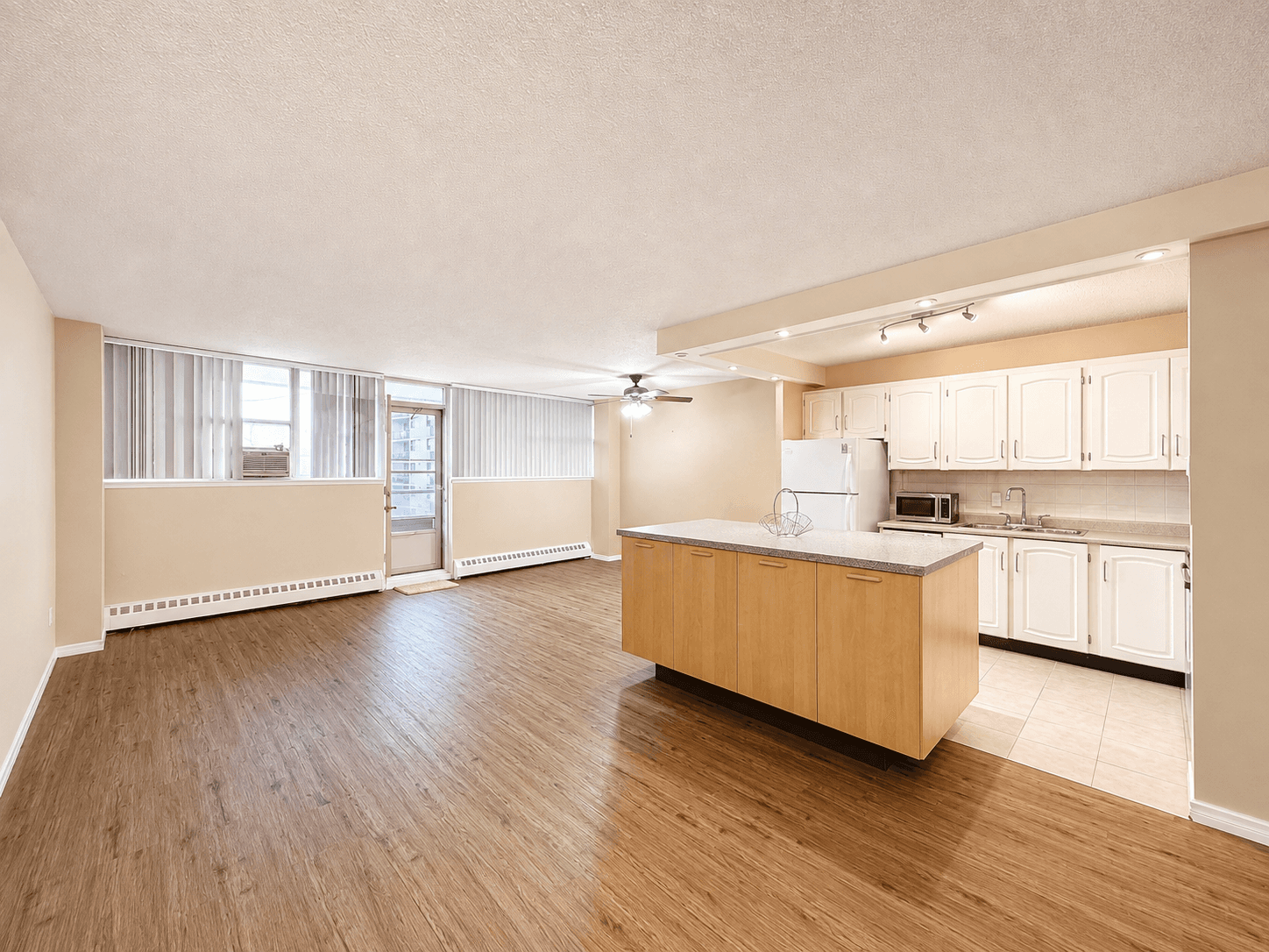509 - 215 Glenridge Ave St Catharines ON - Photo 2