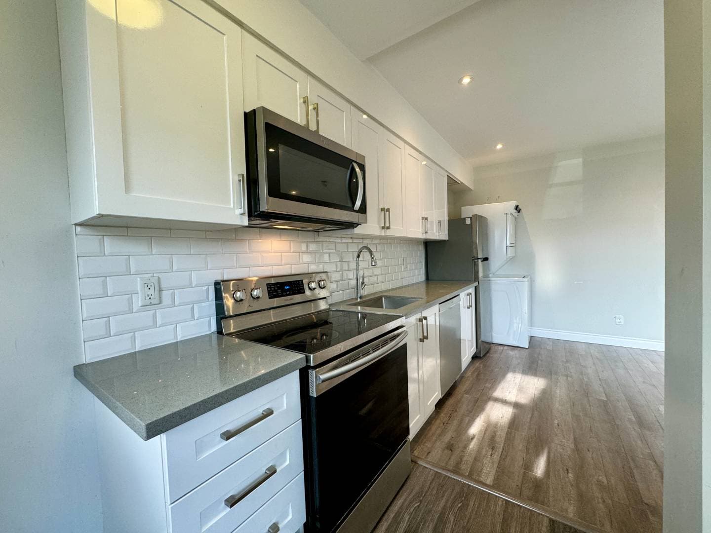 48 Dewhurst Blvd - Lower B - Photo 5