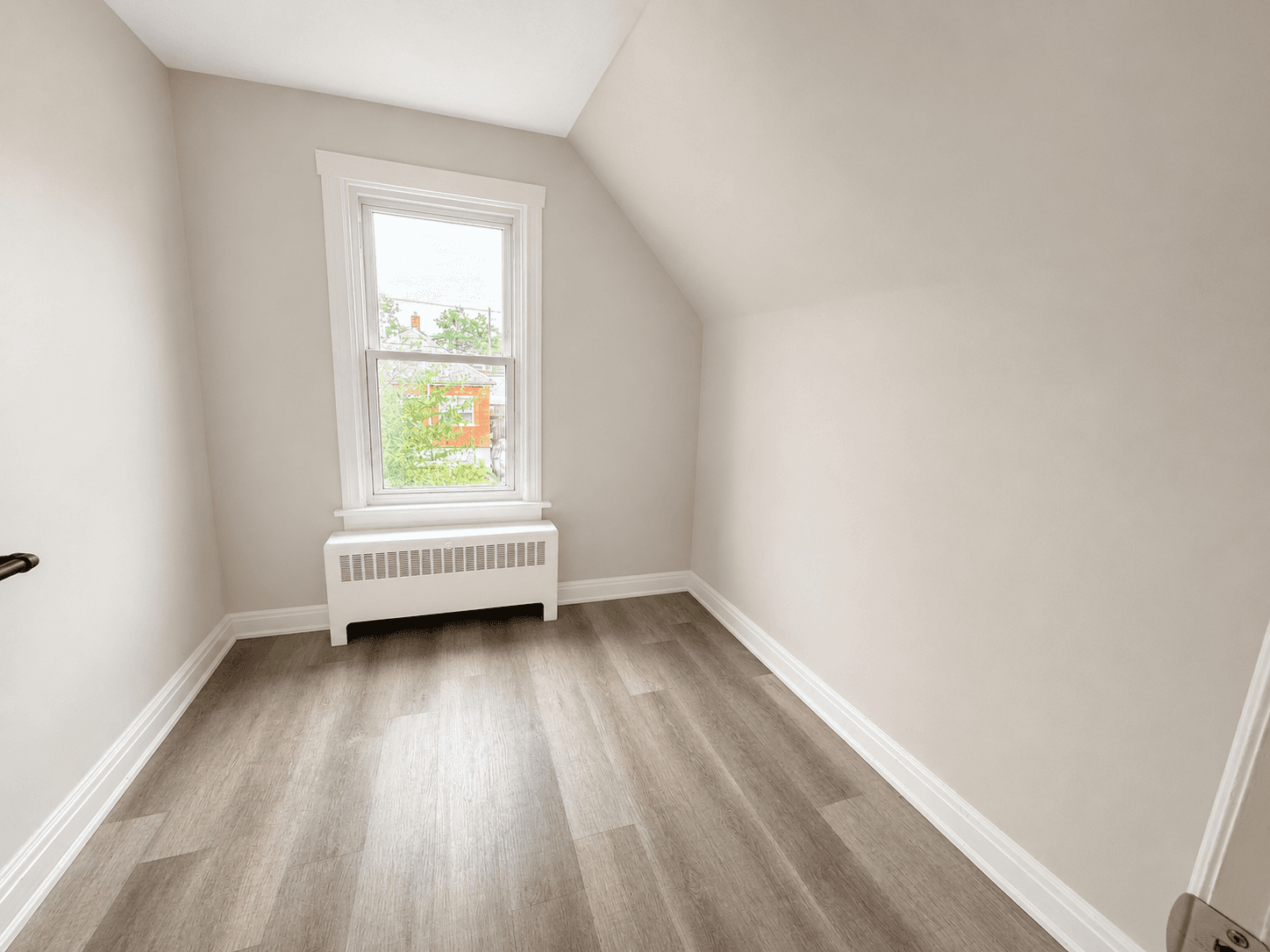 24 Crosthwaite Ave N - Photo 18