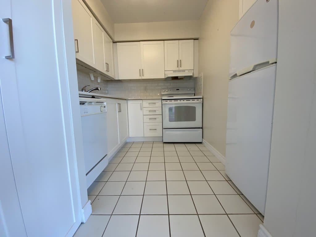 1055 Bay St - 1910 - Photo 12