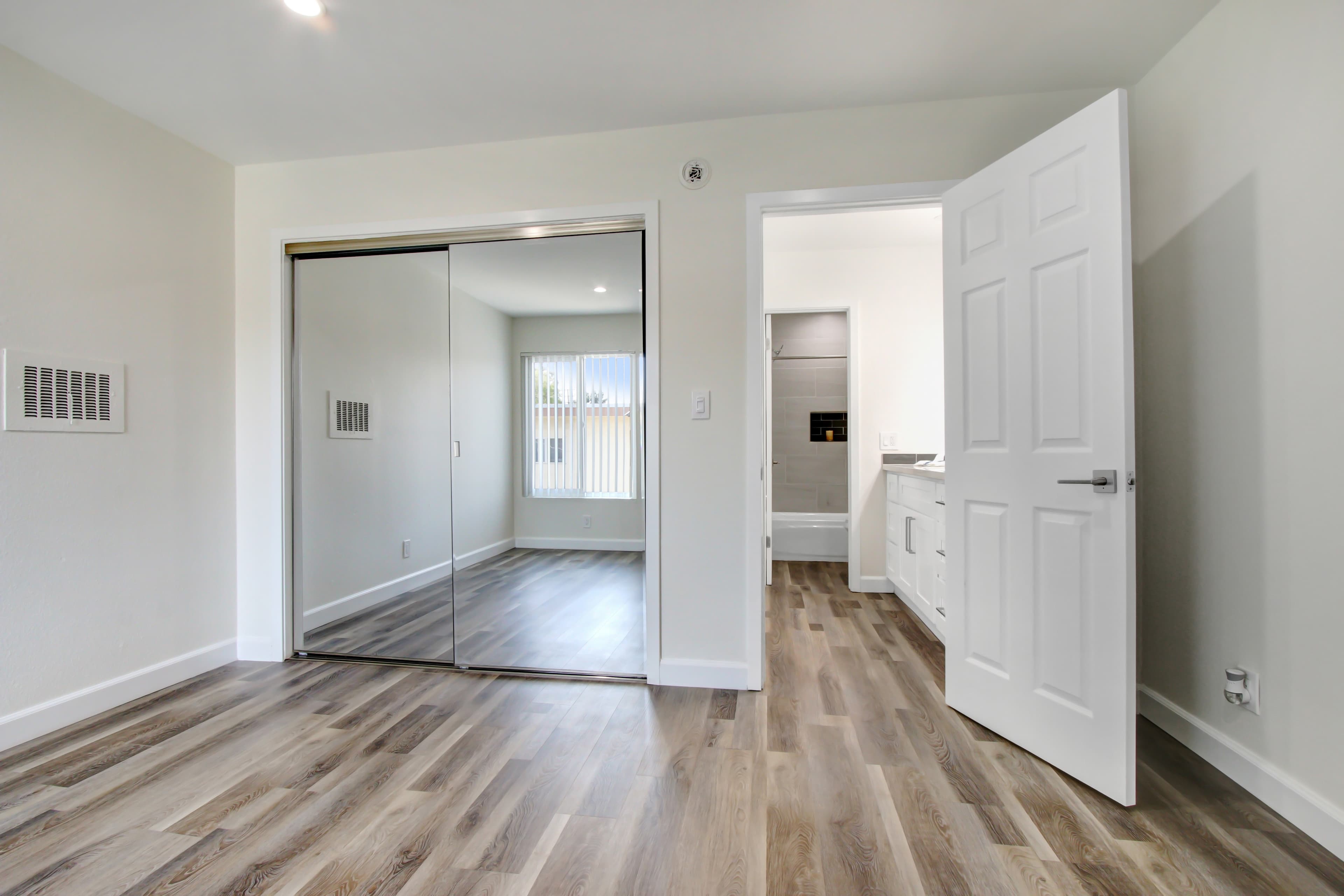14849 Vanowen St Unit 115 - Photo 8
